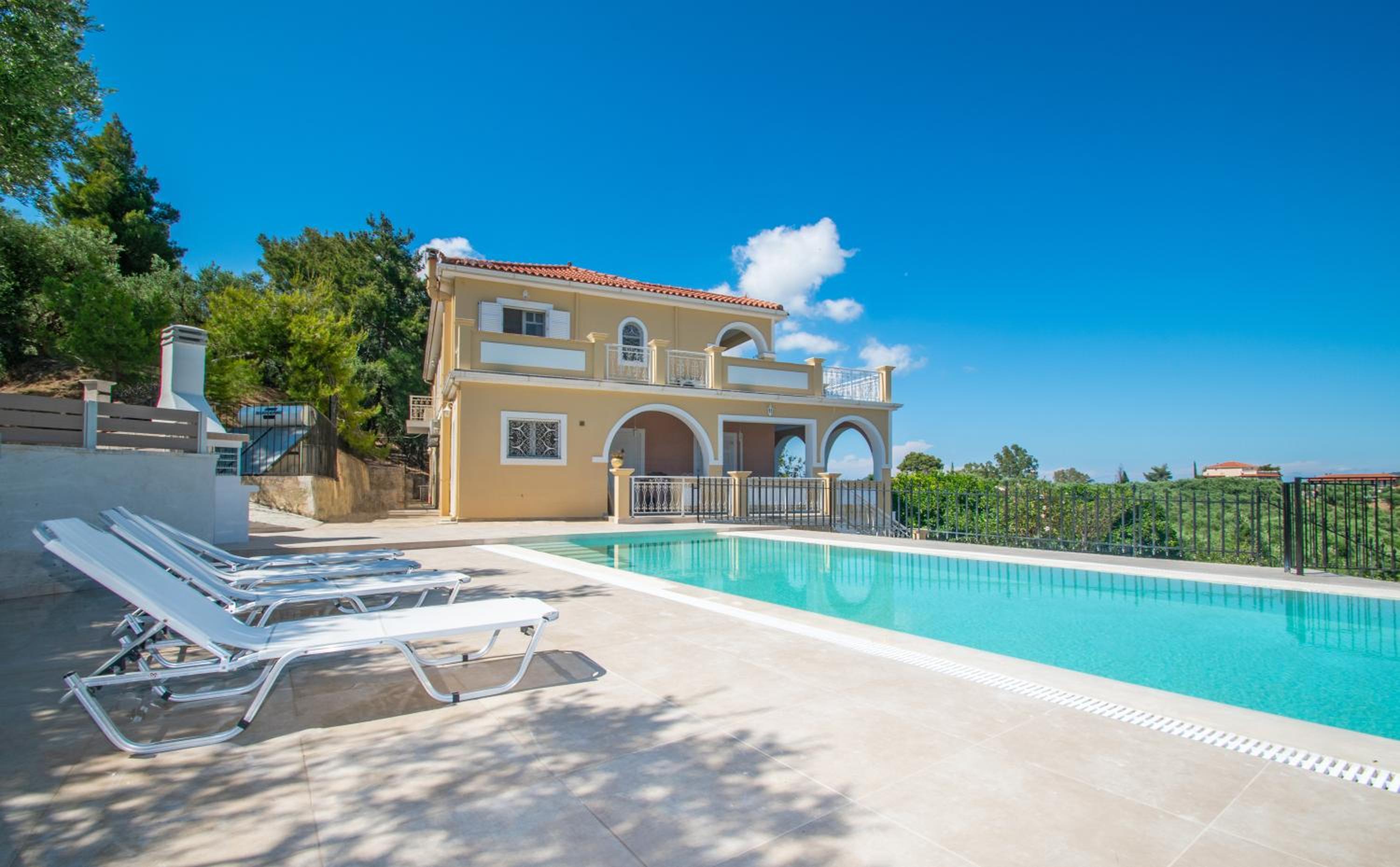 Villa photo 2