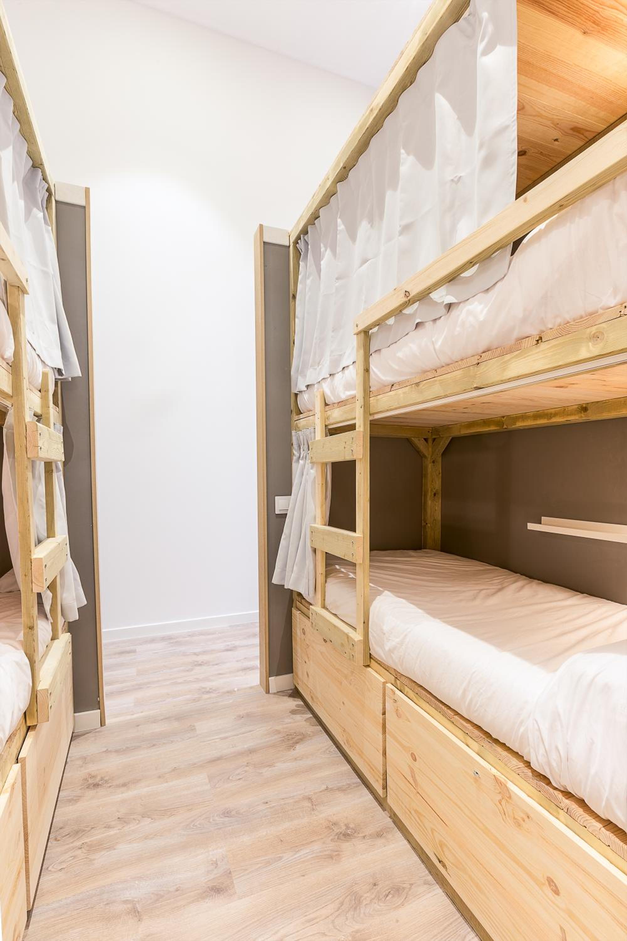 Cama en Dormitorio Mixto de 4 Camas con Baño Privado