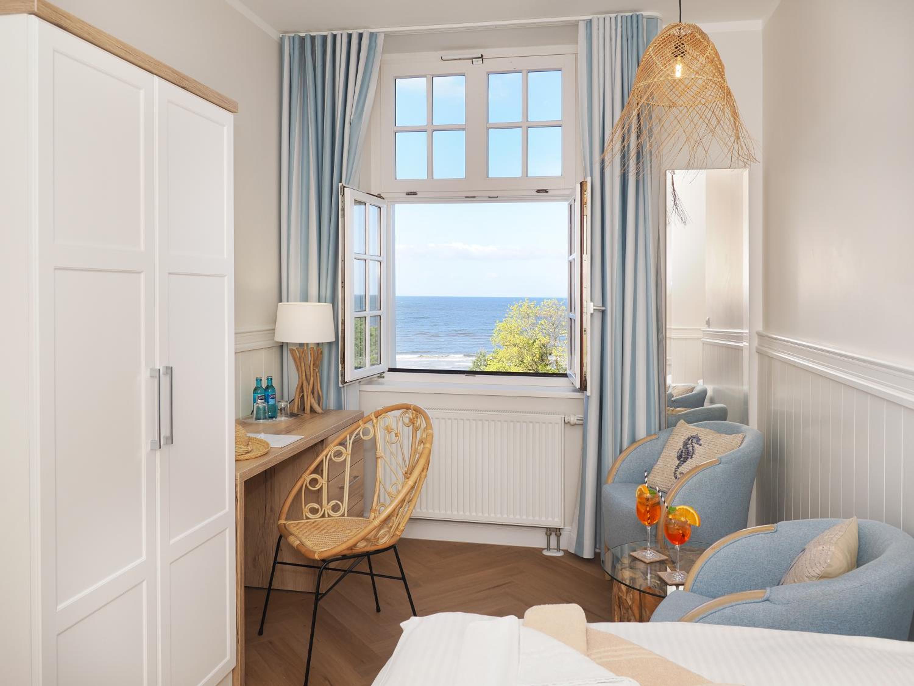 Double Room thumbnail 6