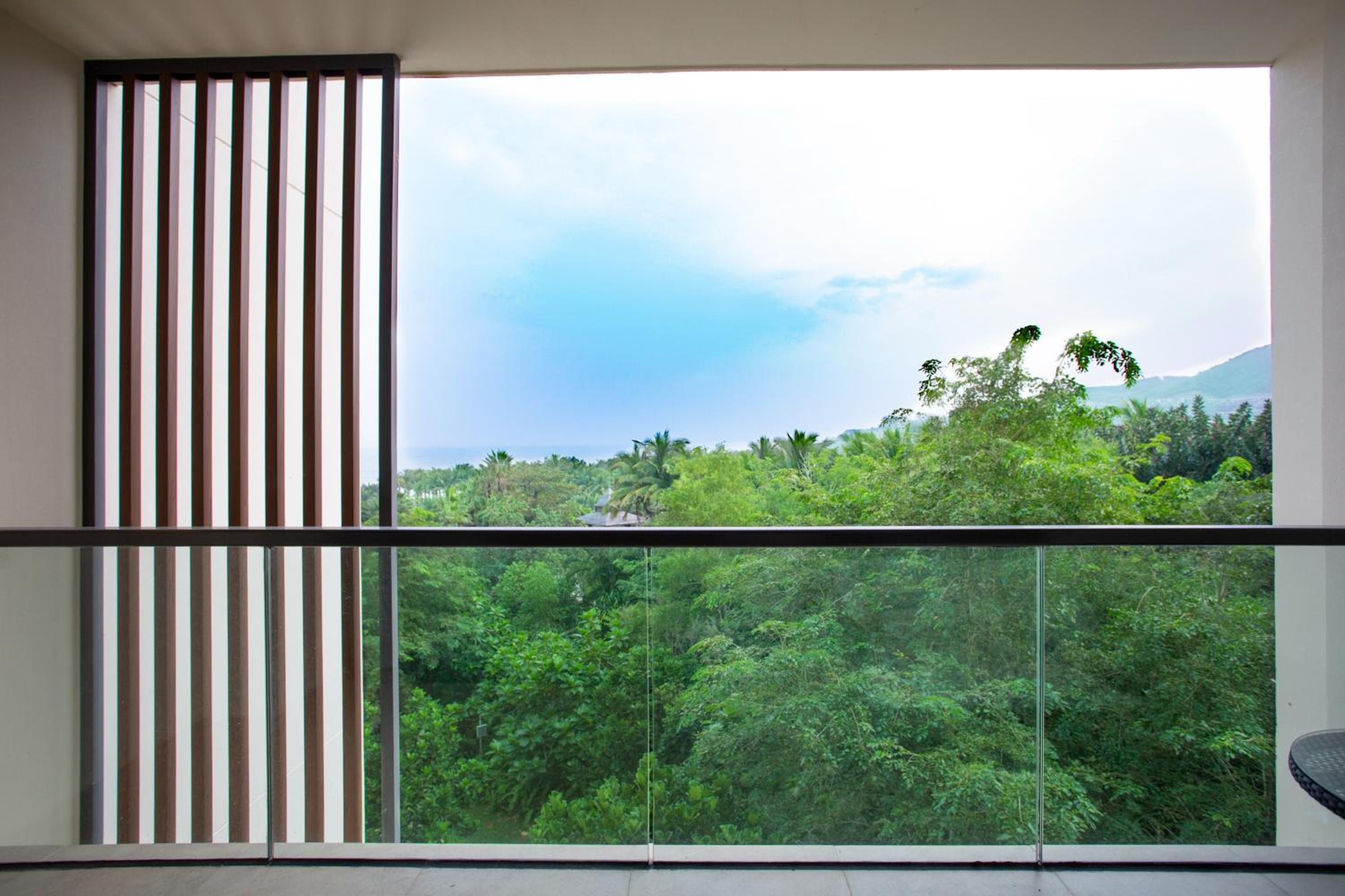 Guest room, 2 Double, Garden view, South Tower, Low floor photo 2