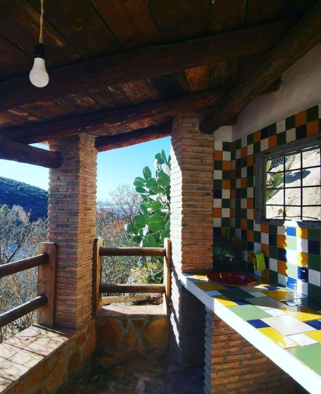 Five-Bedroom House - Photo 13