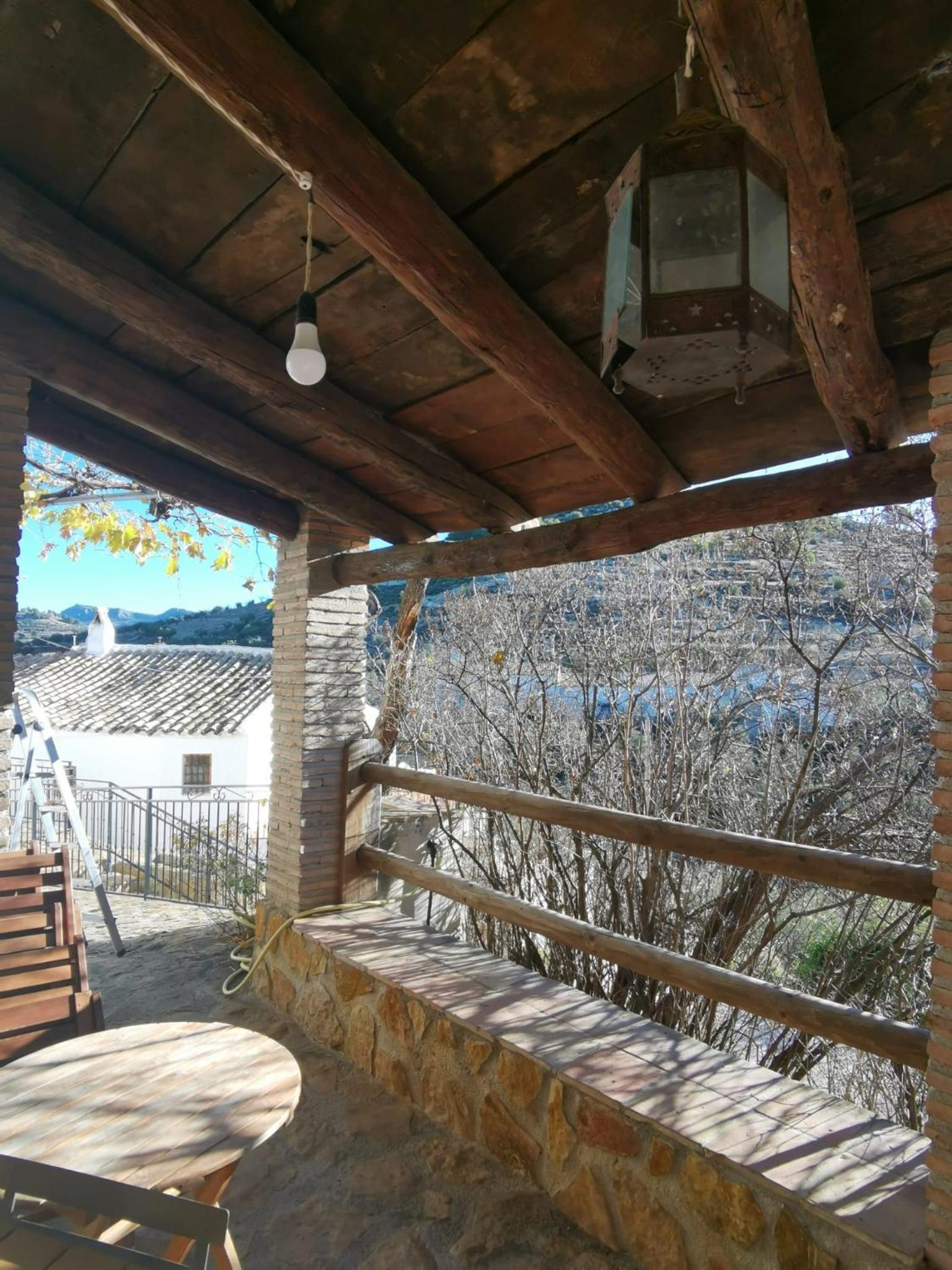 Five-Bedroom House - Photo 12