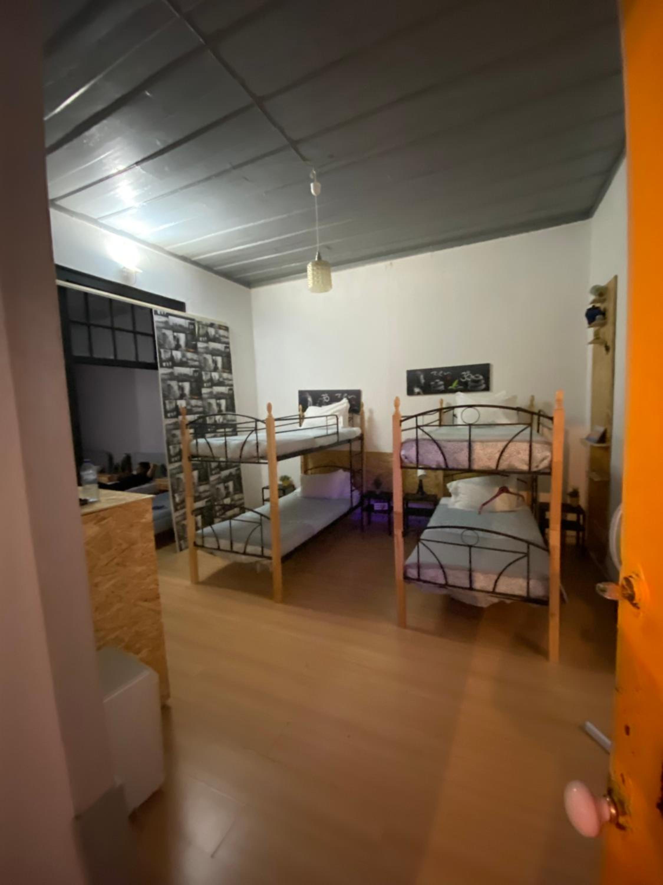Quadruple Room with Shared Bathroom photo 3
