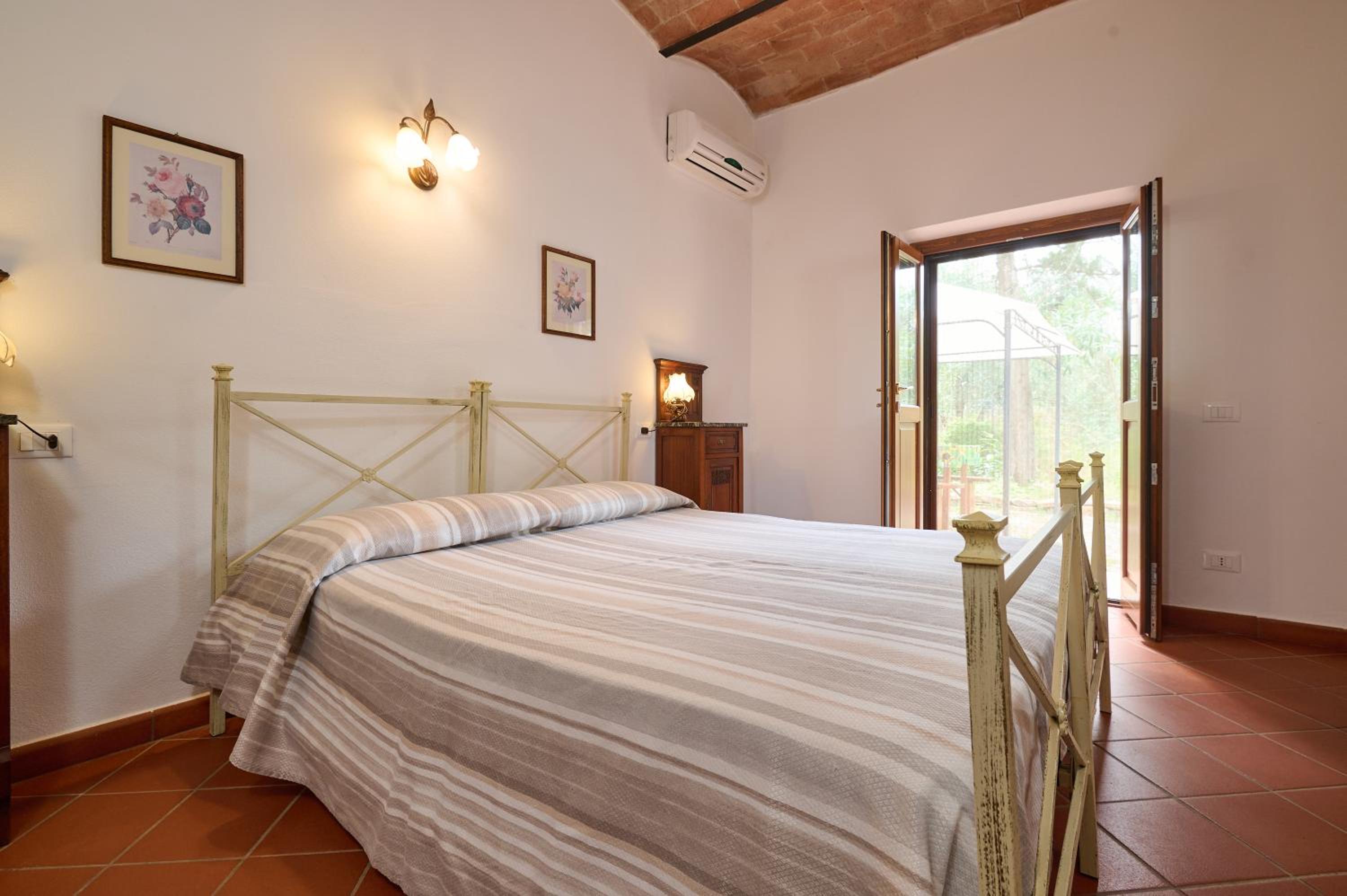 One-Bedroom Apartment with Garden View