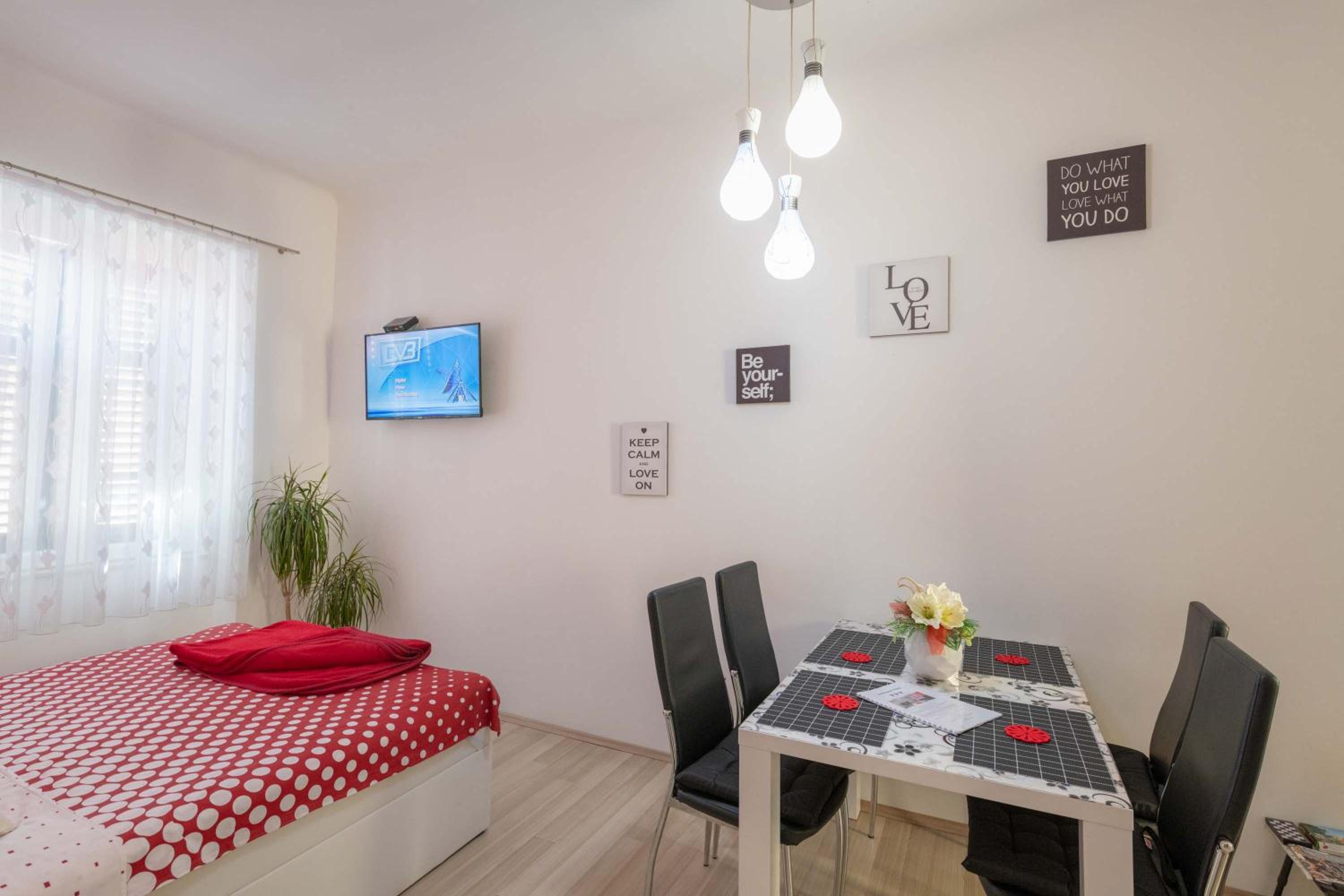 Apartment - Photo 4