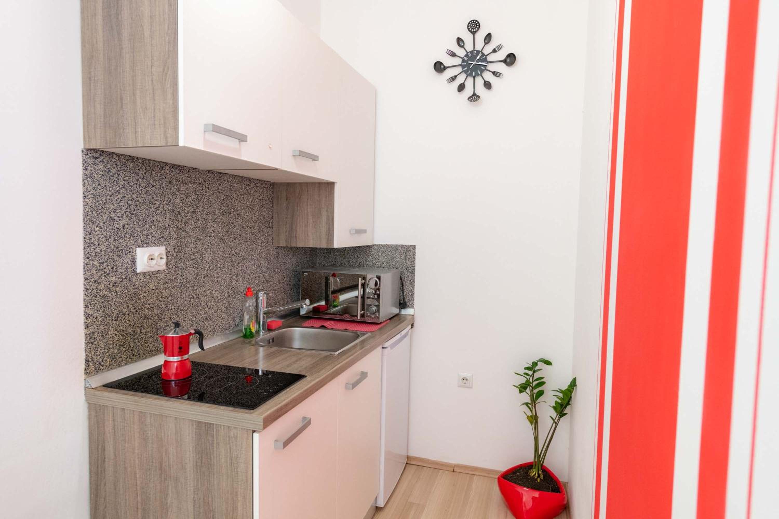 Apartment - Photo 8