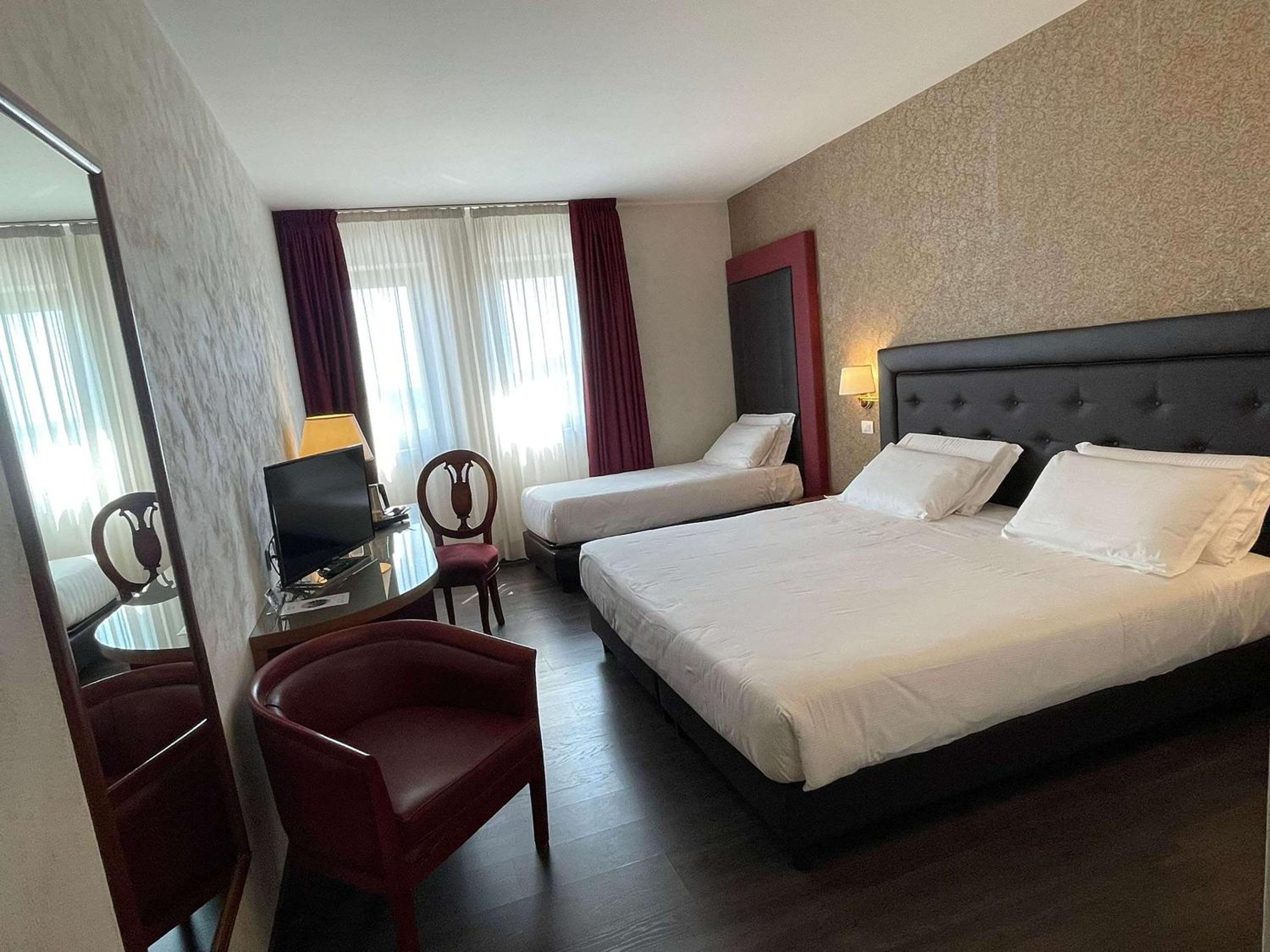 Superior King Room