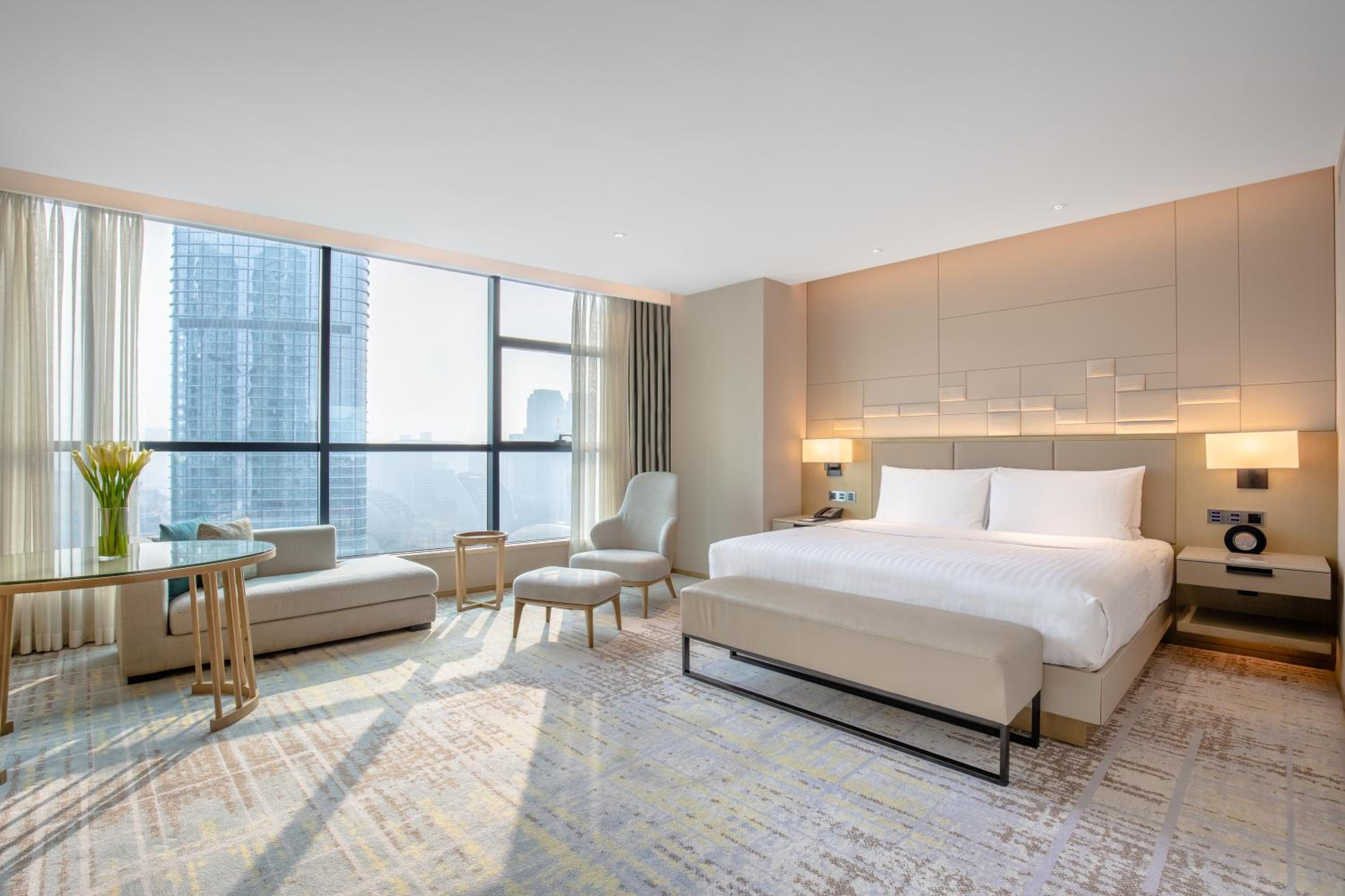 Classic King Room with City View
