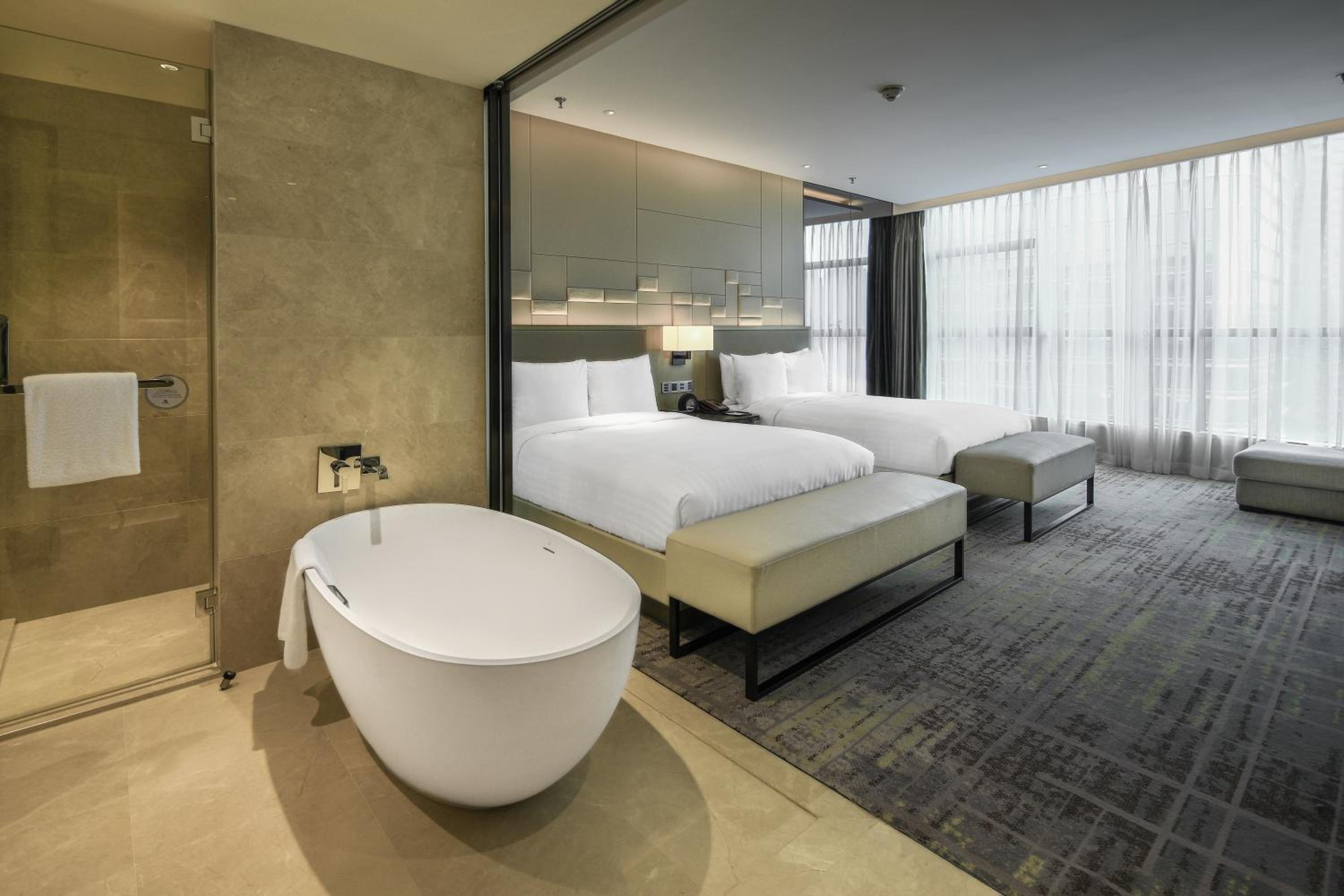 Executive Deluxe Twin Beds Room