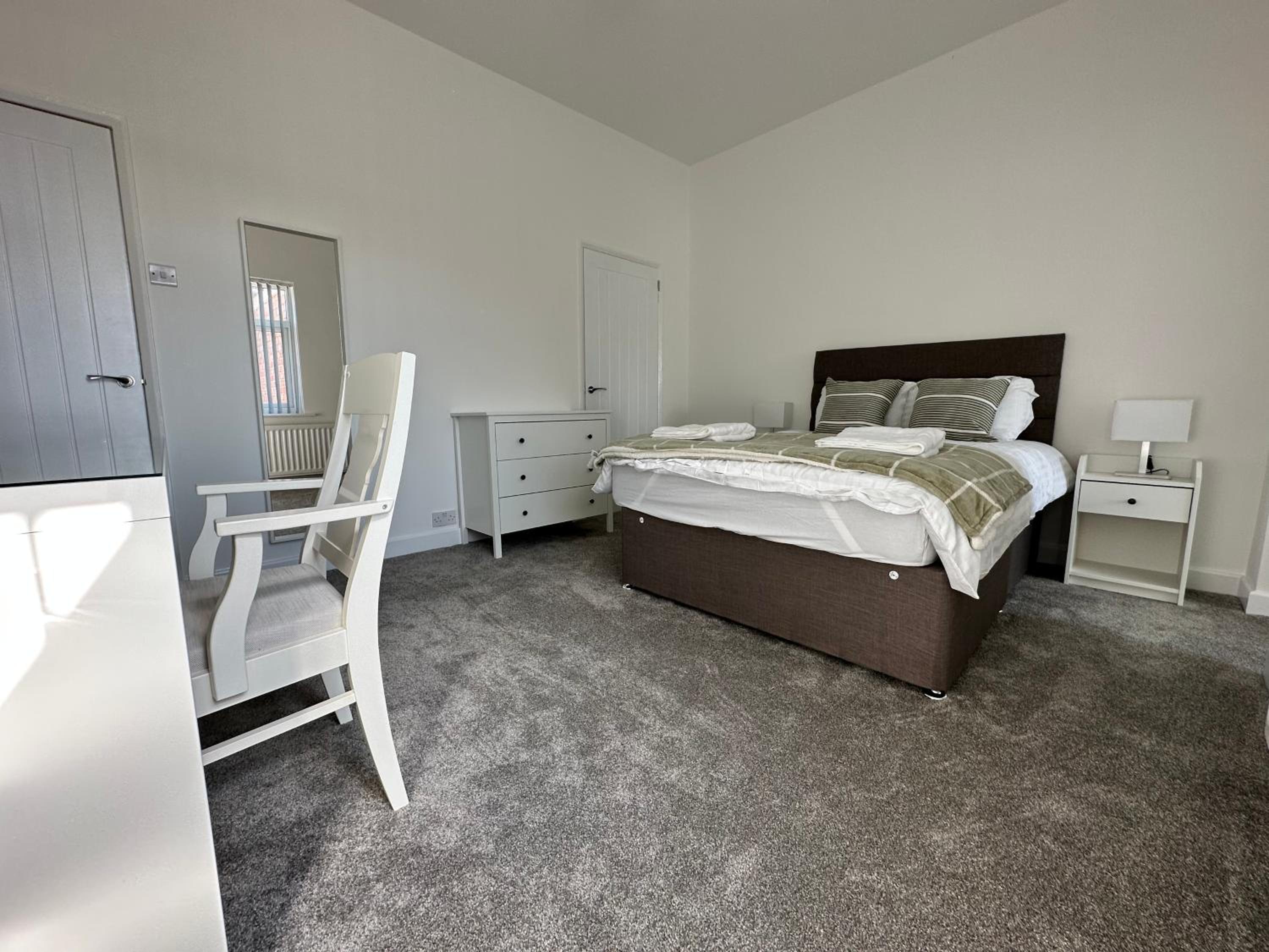 Three-Bedroom House photo 2