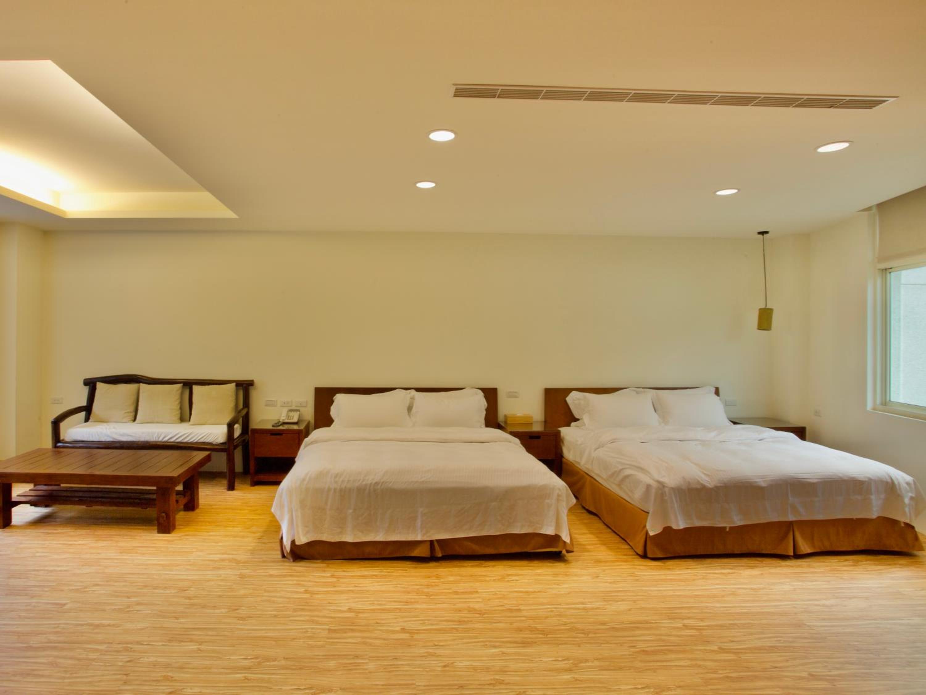 Quadruple Room with Mountain View photo 2