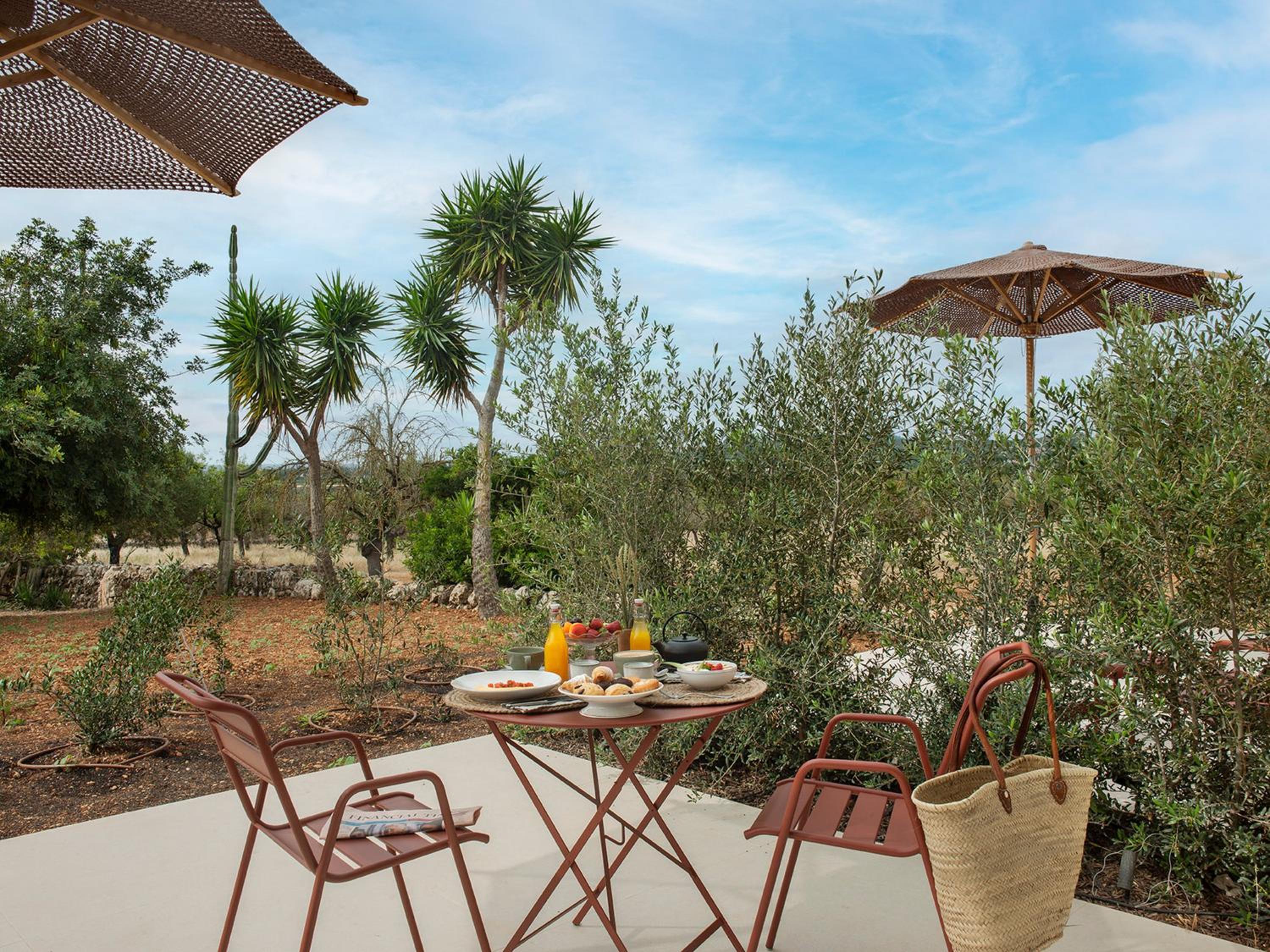 Suite with Pool View - Photo 2