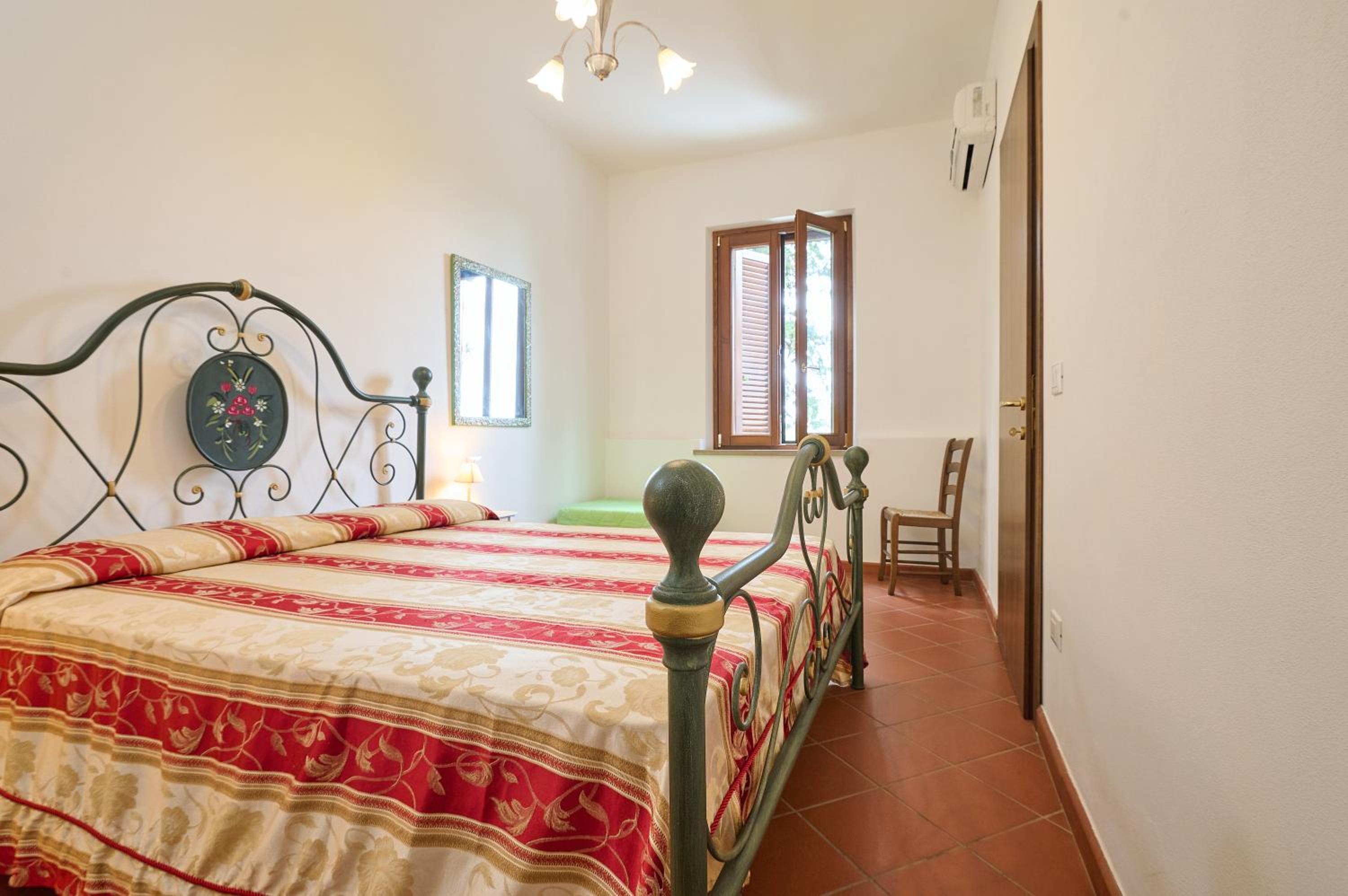 One-Bedroom Apartment with Garden View photo 1