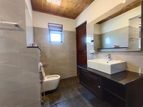 Deluxe Double or Twin Room with Sea View photo 3