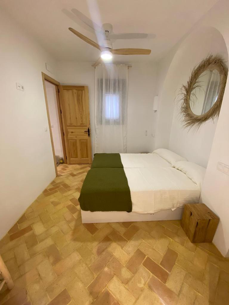 Twin Room with Private Bathroom photo 2