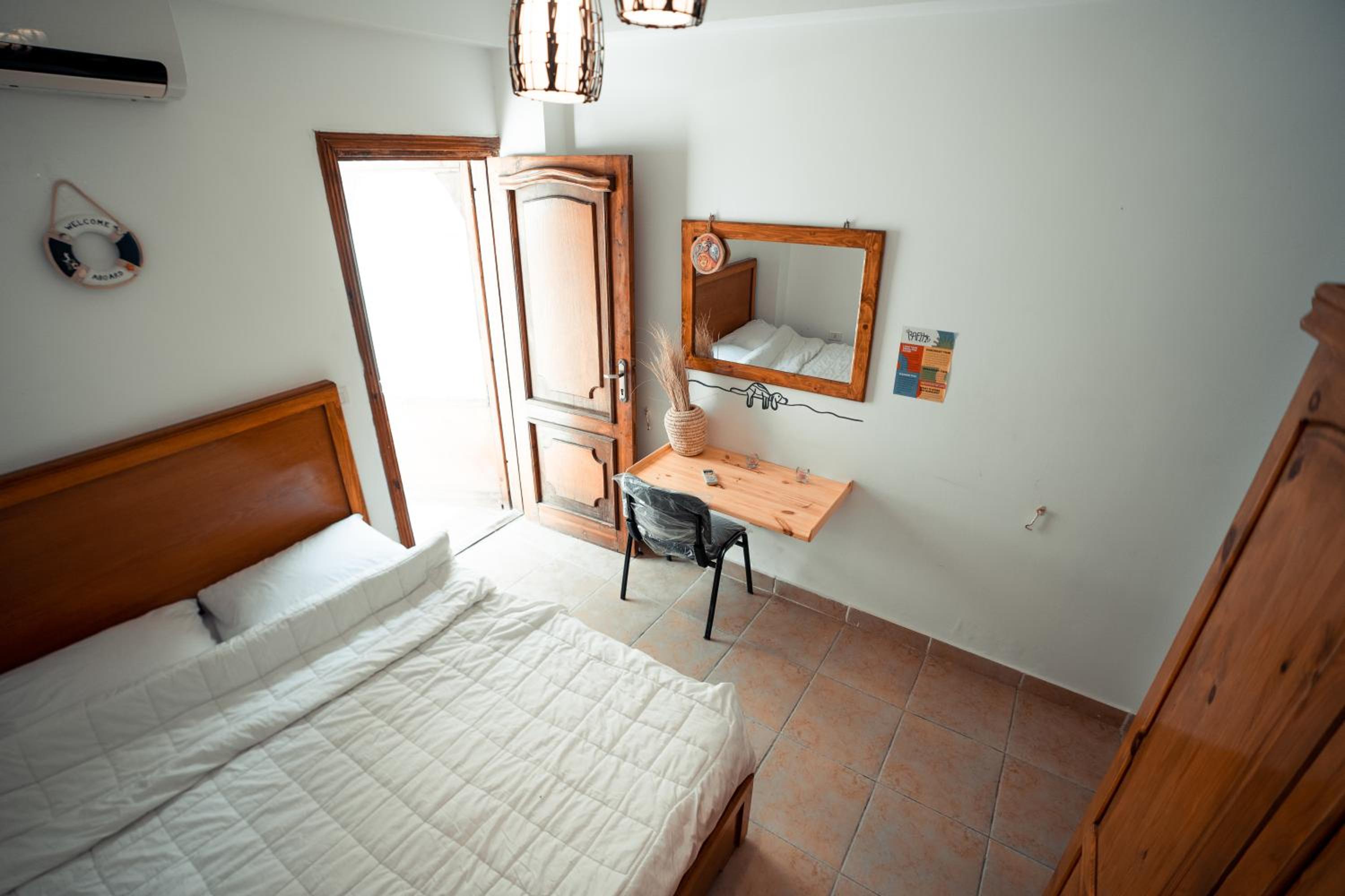 Double room with backyard - Photo 10