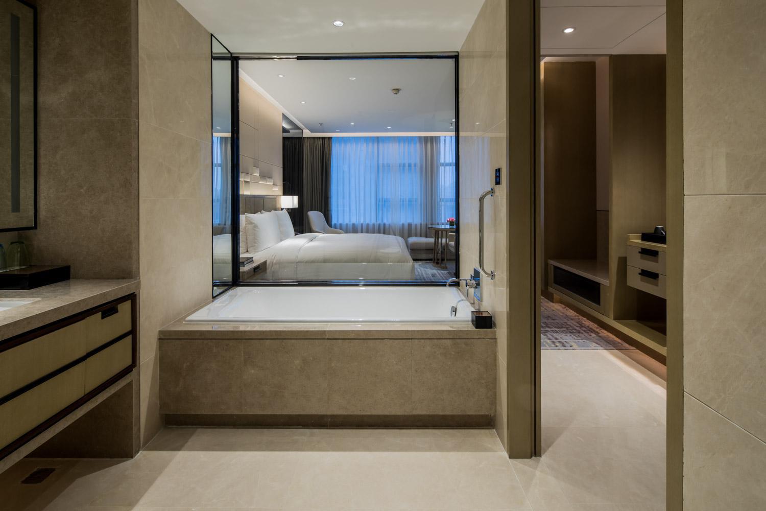 Classic King Room with City View