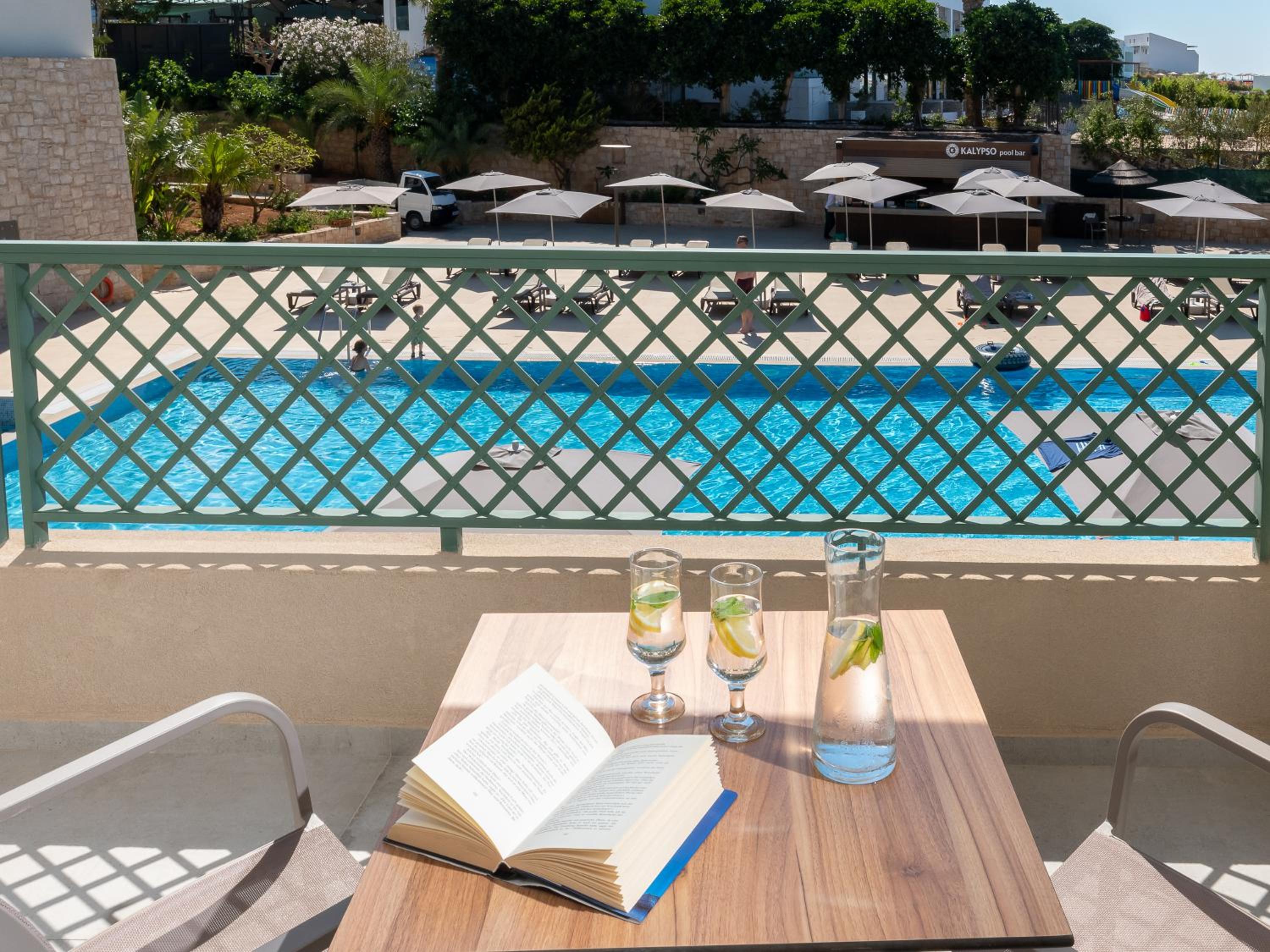 Exclusive Family Suite 2 Bedrooms and 1 bathroom with Garden or Pool view