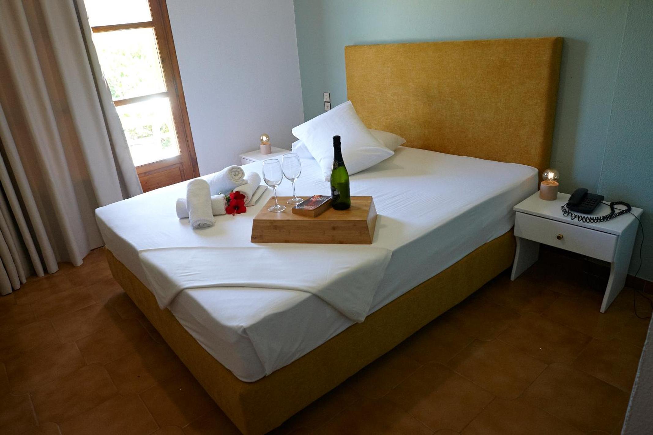 Triple Room with Balcony - Photo 2