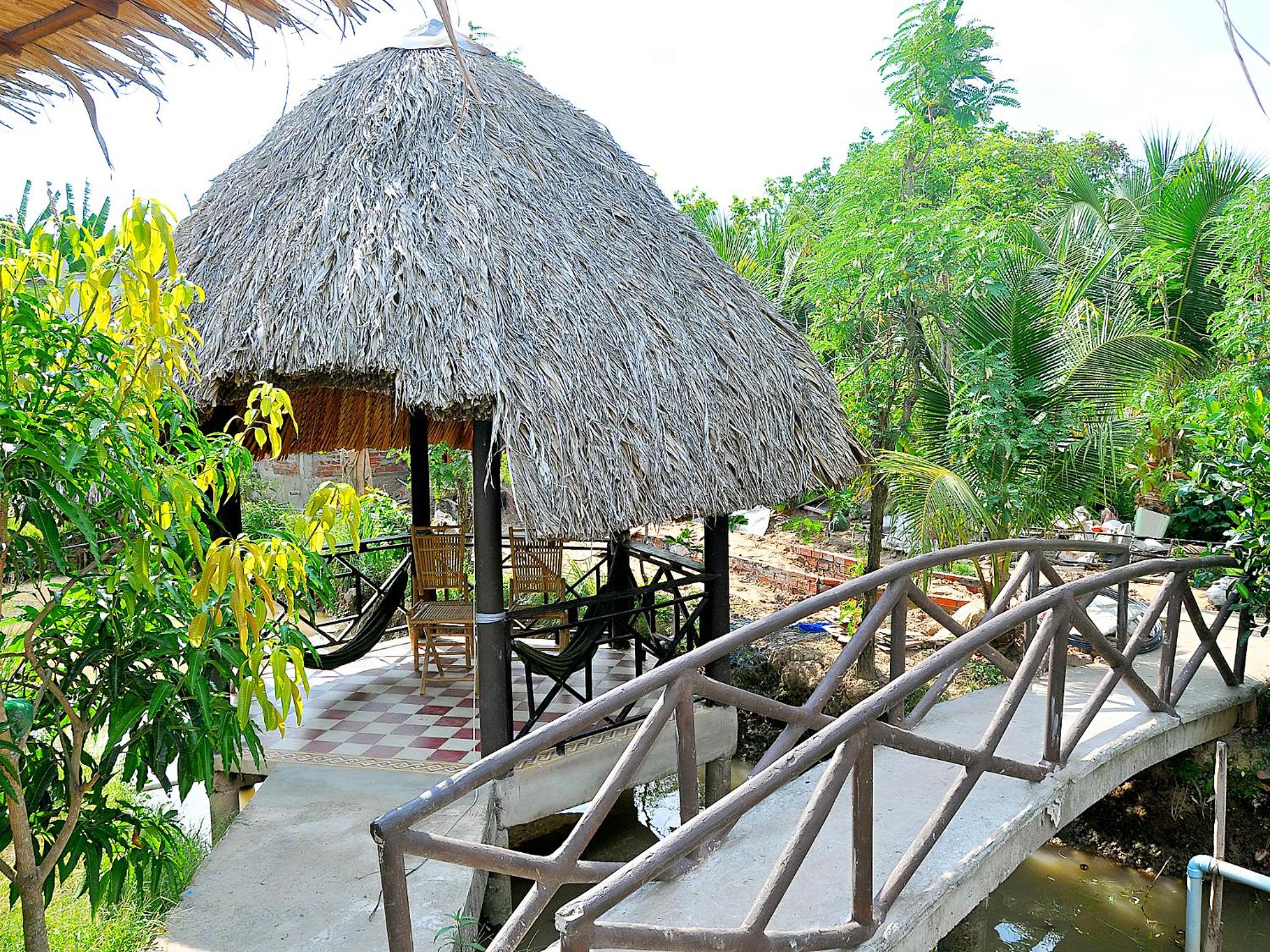 Bungalow With Garden View photo 2