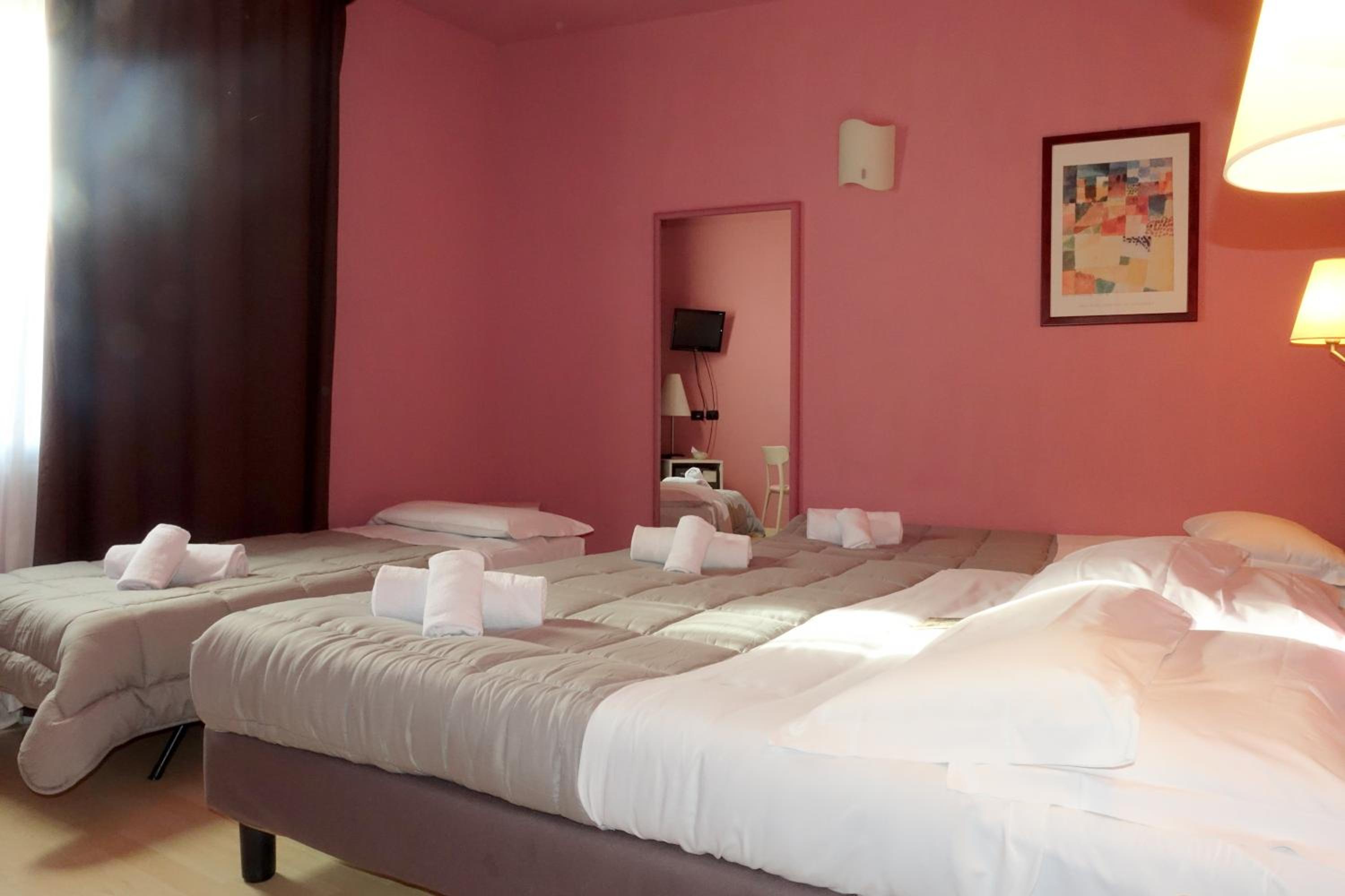 Triple Room - Photo 5
