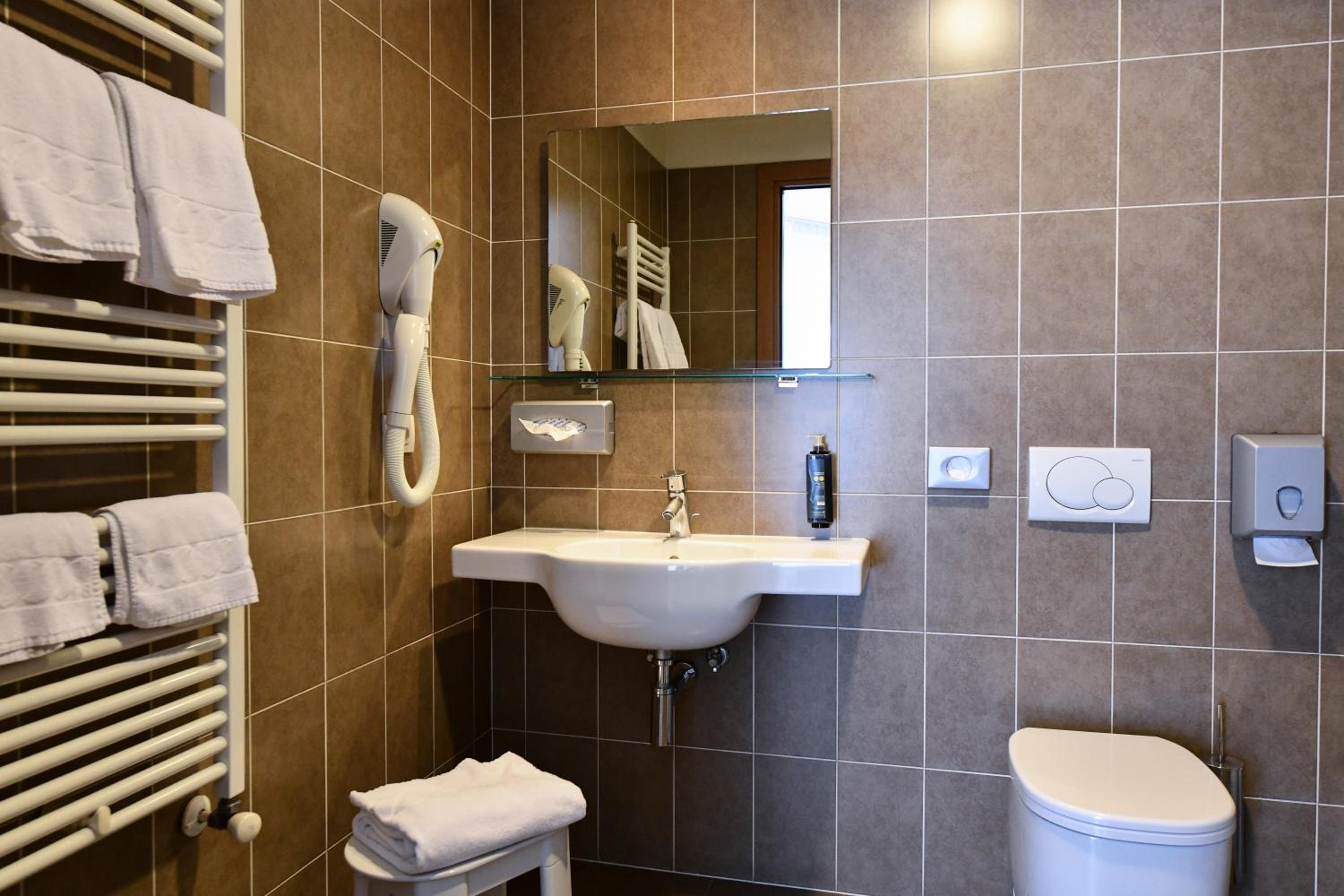 Superior Triple Room photo 2