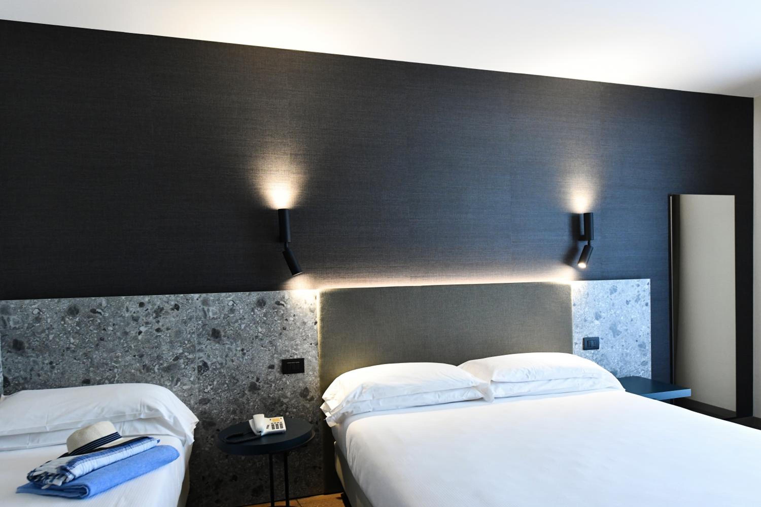 Superior Triple Room photo 3