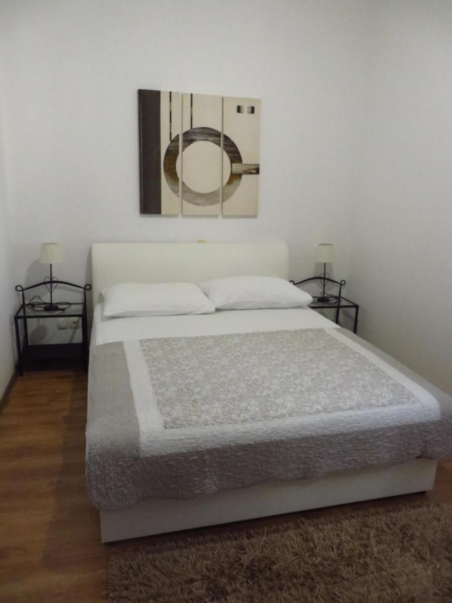 One-Bedroom Apartment with Balcony photo 3