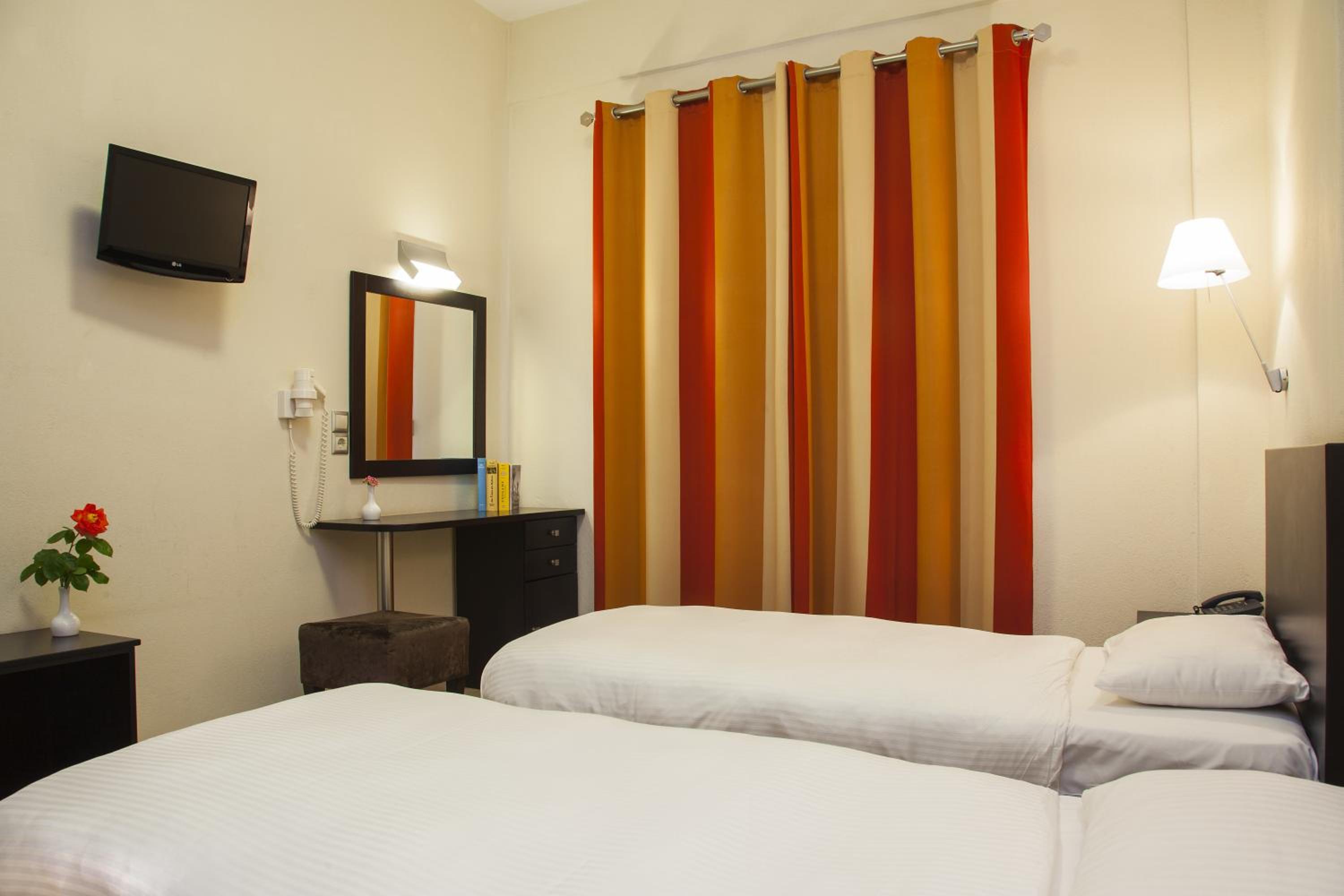 Deluxe Twin Room with Balcony photo 1