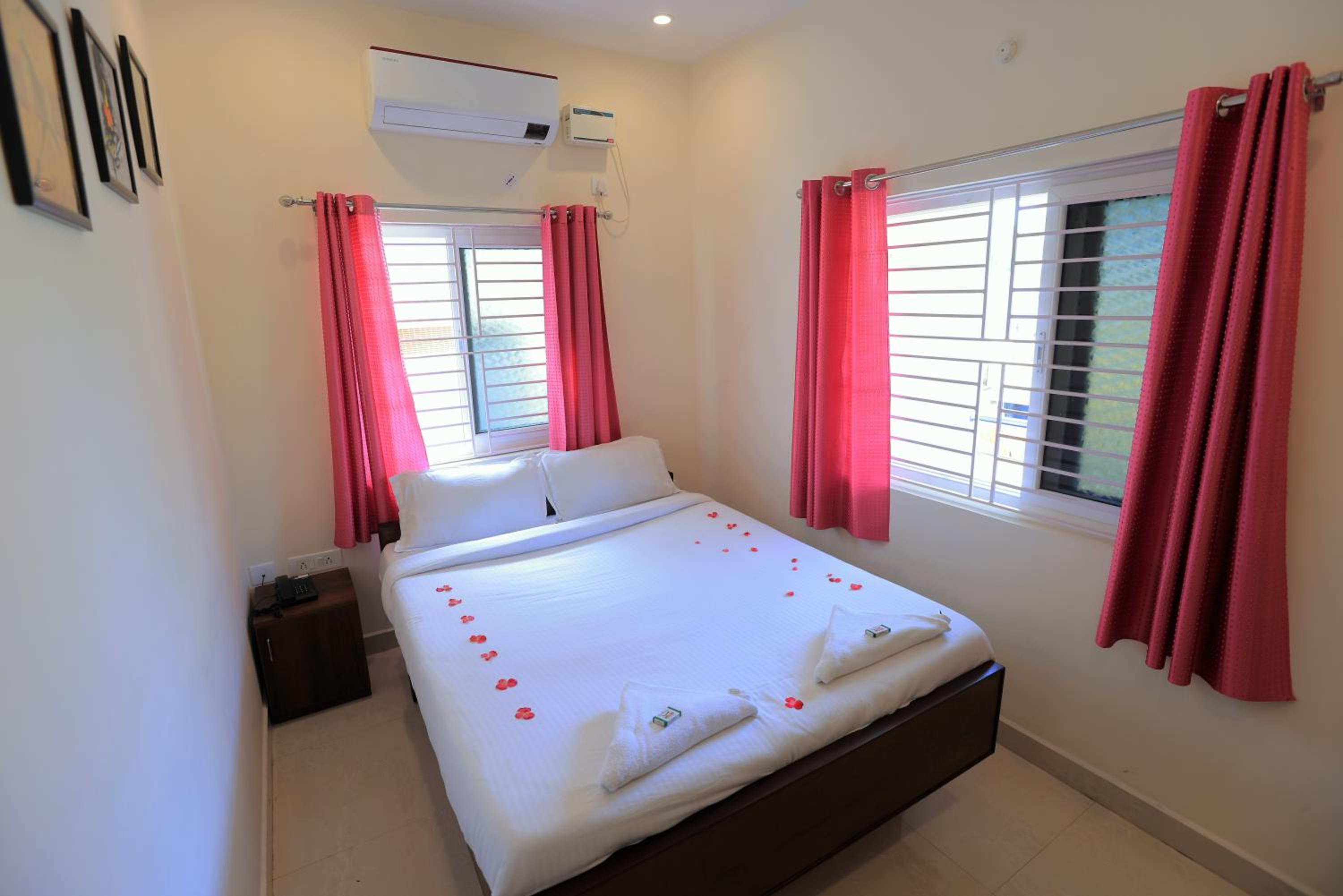 Standard Queen Room