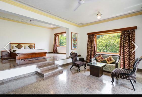 Villa - Photo 1
