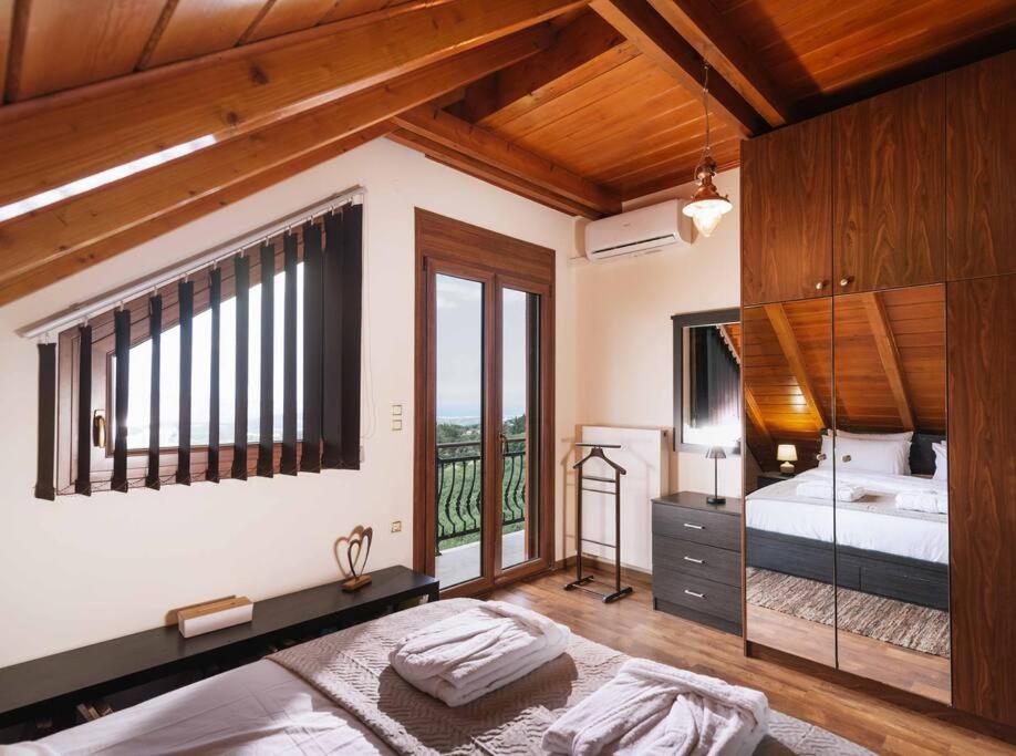 Three-Bedroom Villa photo 3