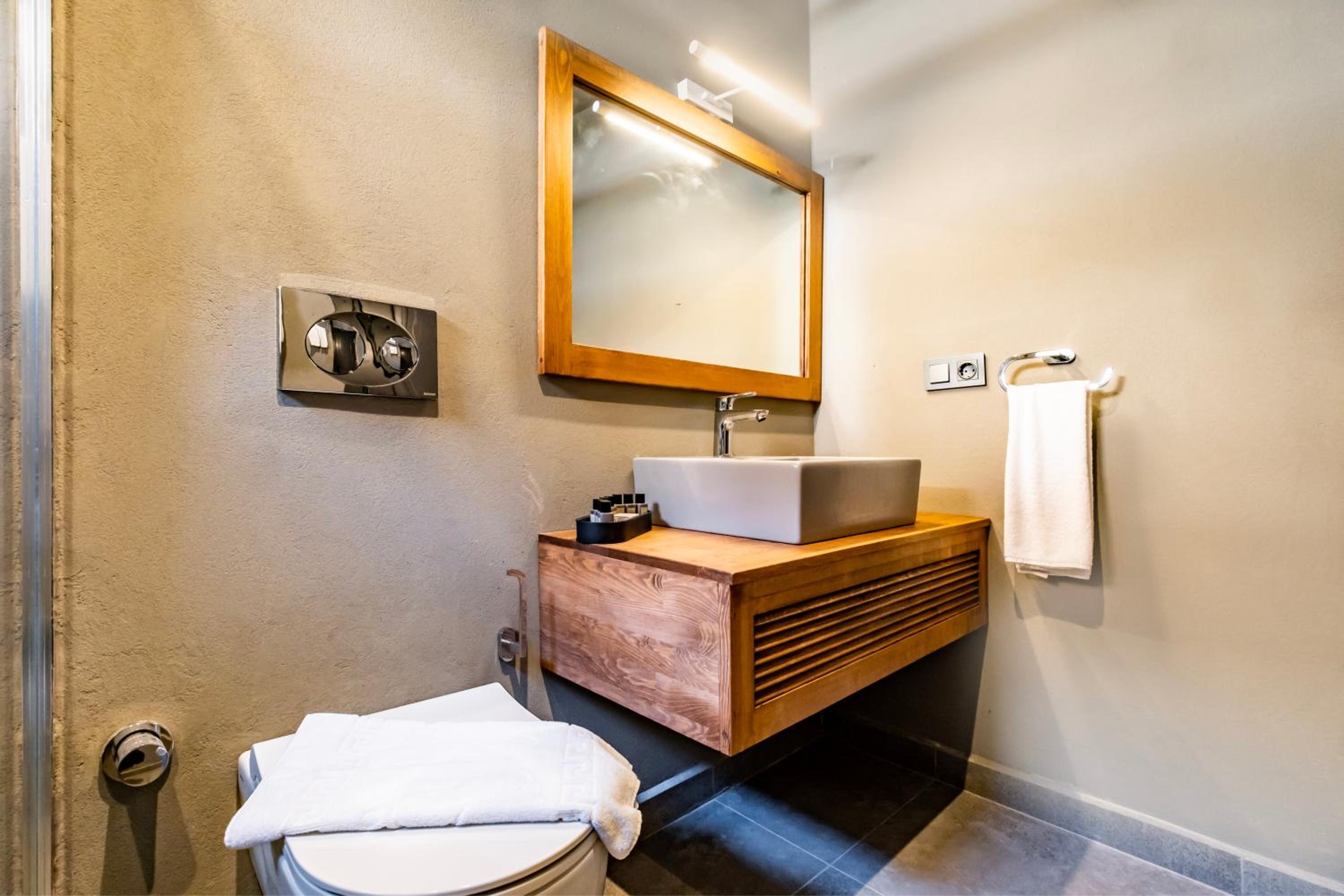 Suite with Sea View - Photo 3