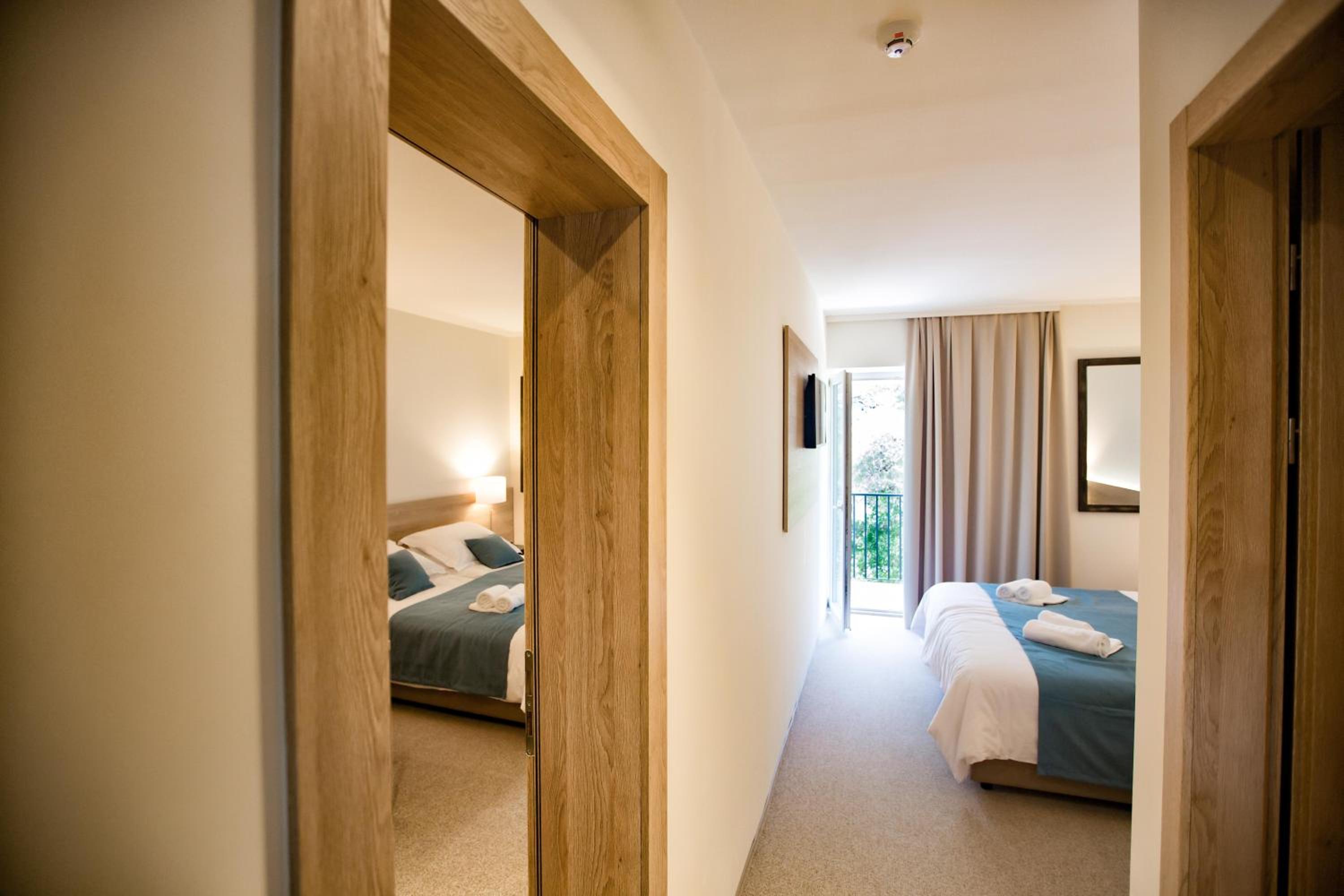 Superior Double Room with Balcony and Sea View photo 3