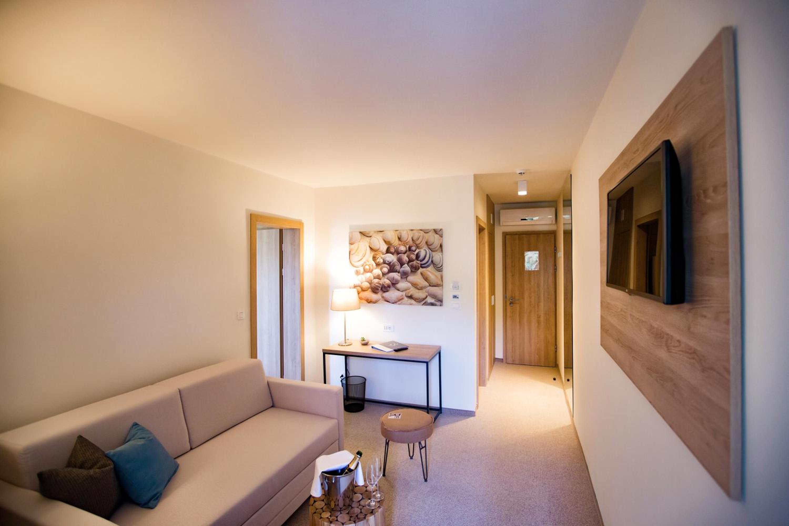 Studio Suite Partial Sea View photo 2