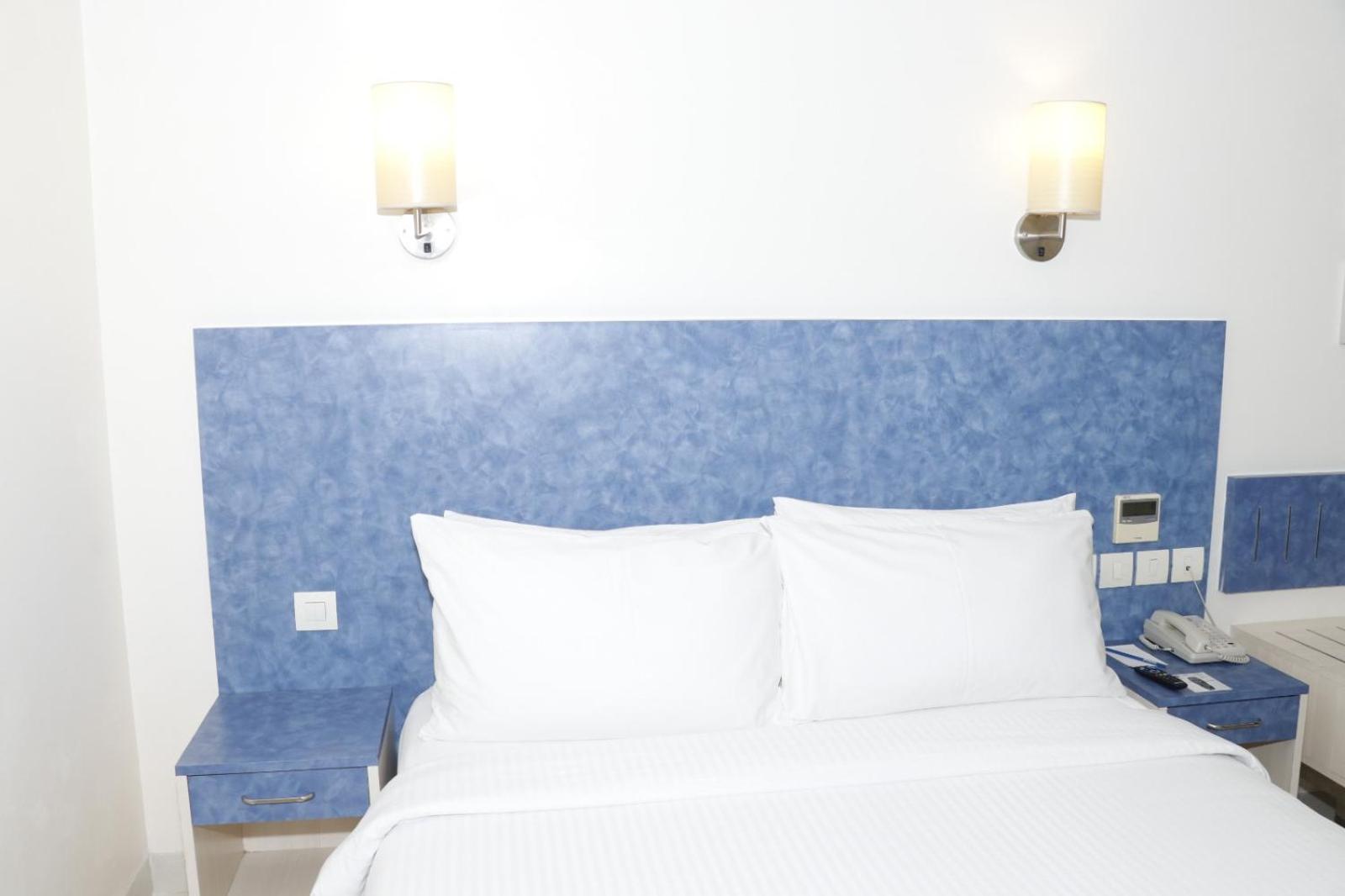 Deluxe Room - 1 Double Bed - Photo 4