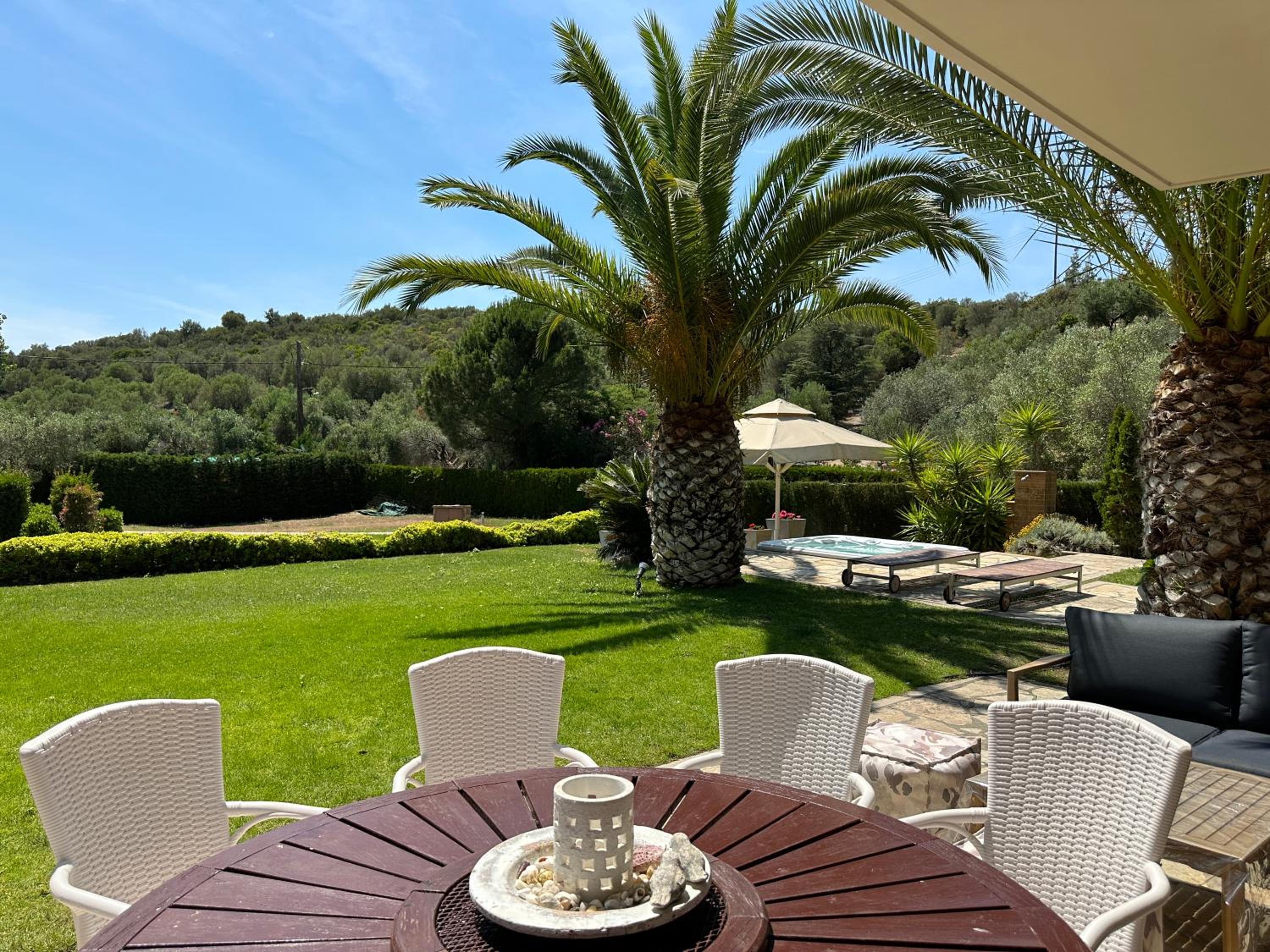Villa photo 3