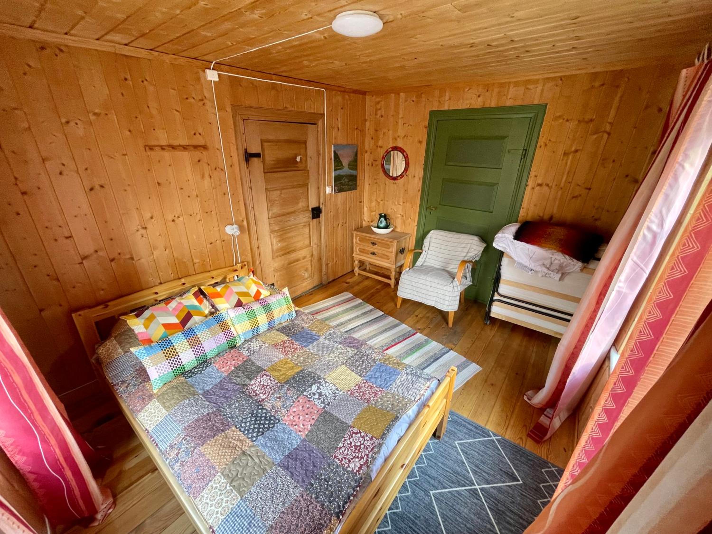 Two-Bedroom House - Photo 8