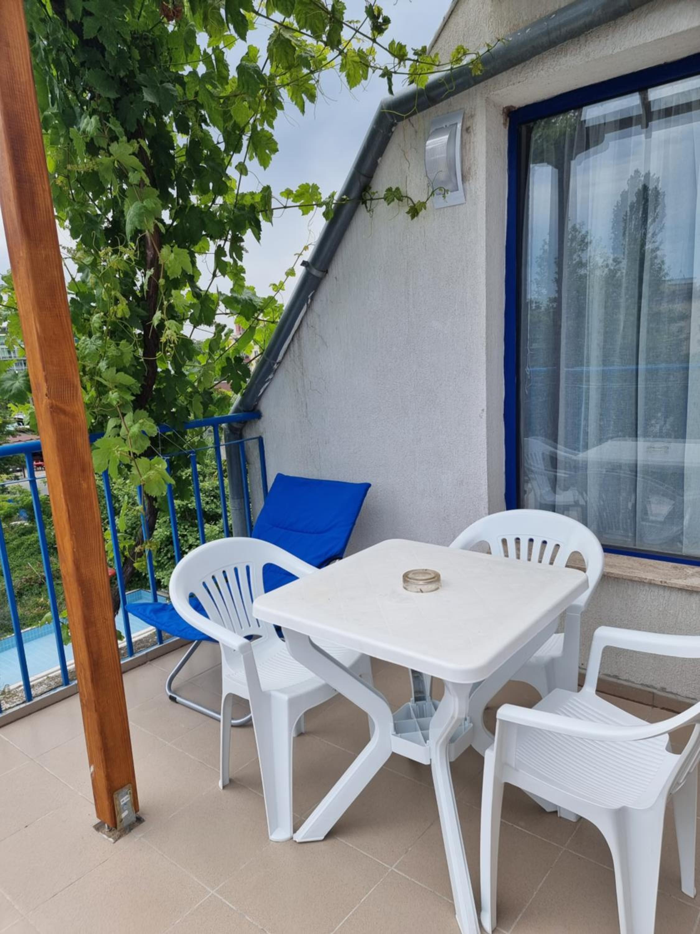 One-Bedroom Suite with Balcony photo 3