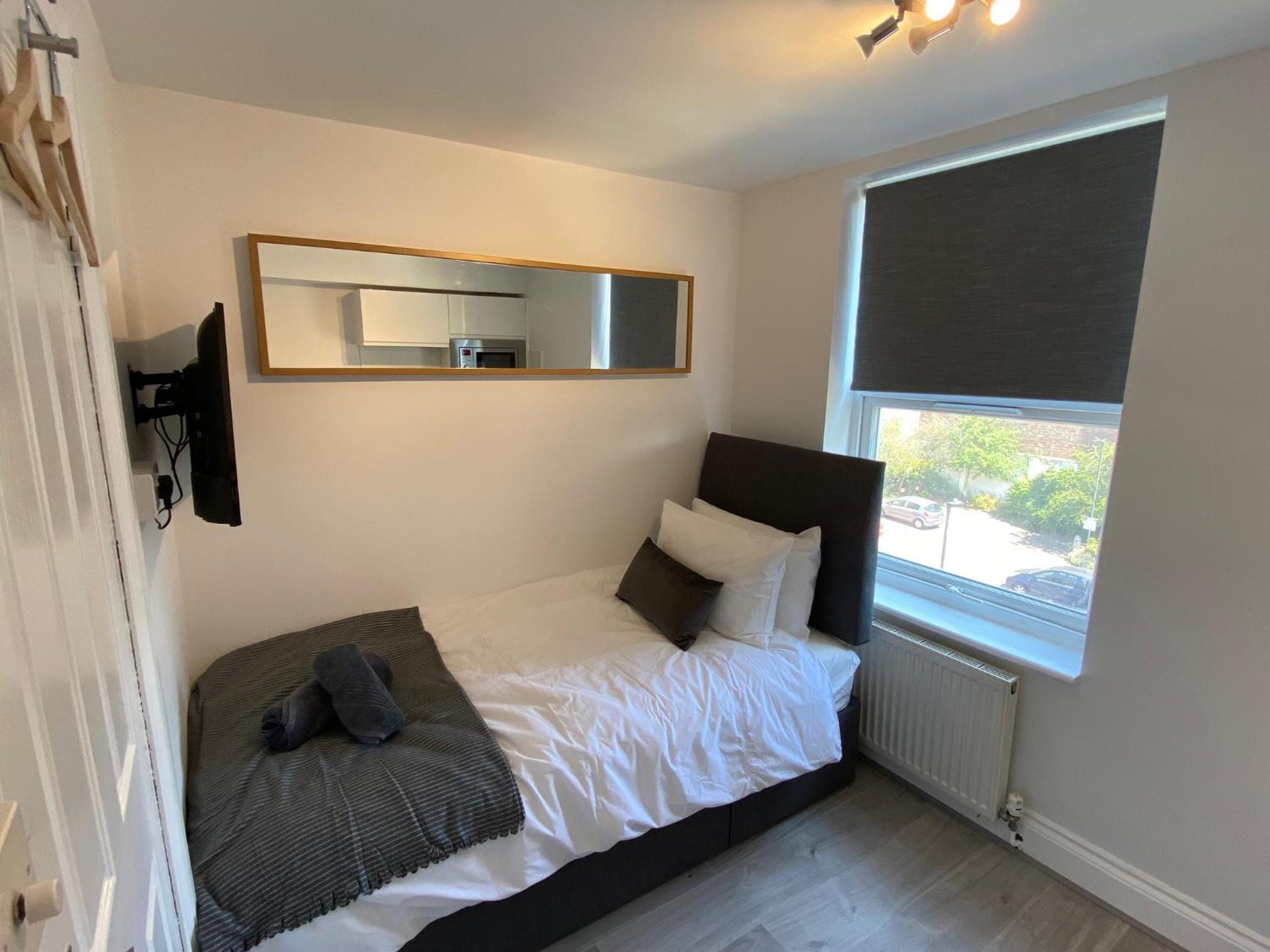 Small Single Room photo 1