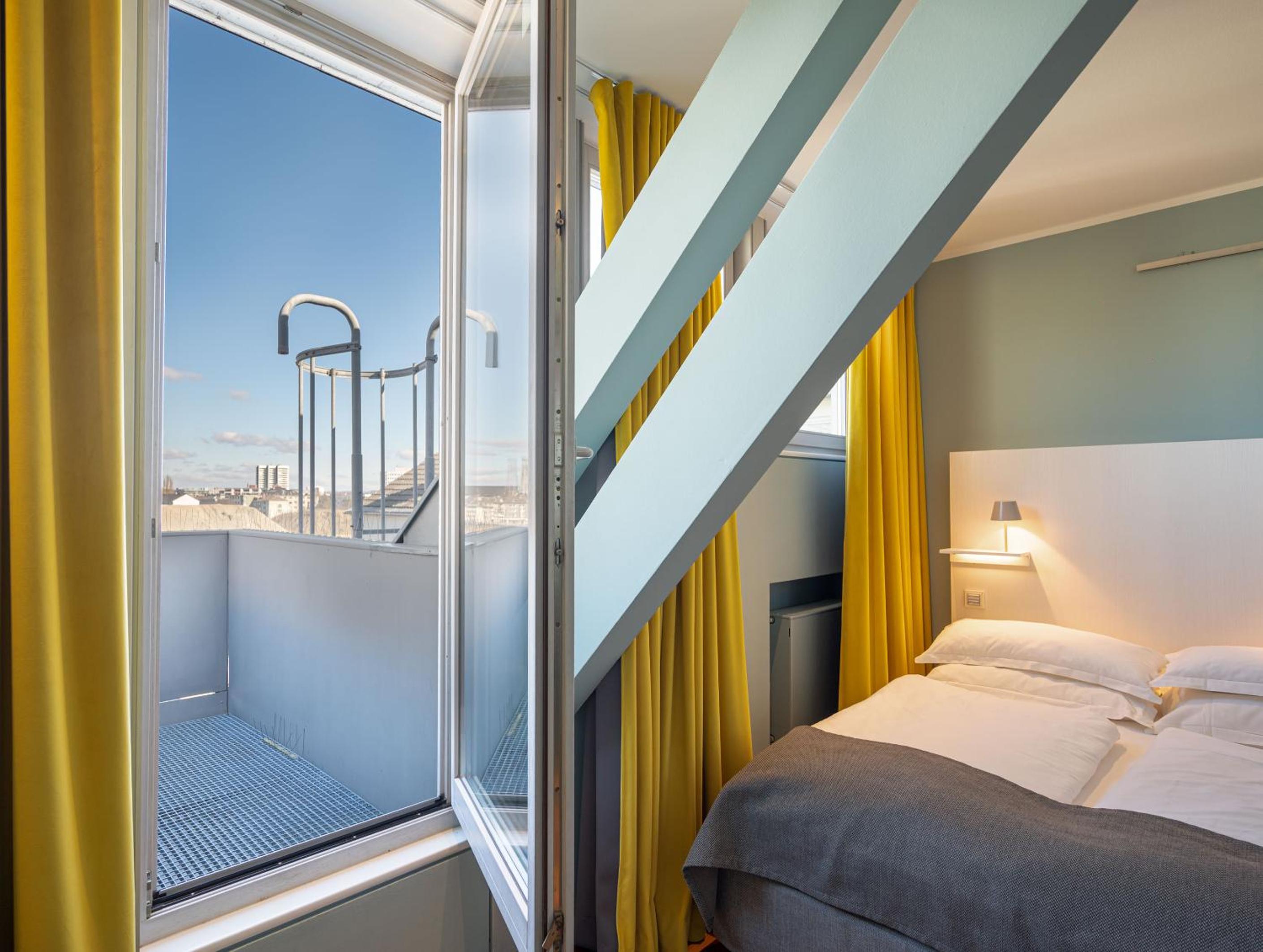 Deluxe Single Room with Balcony photo 1