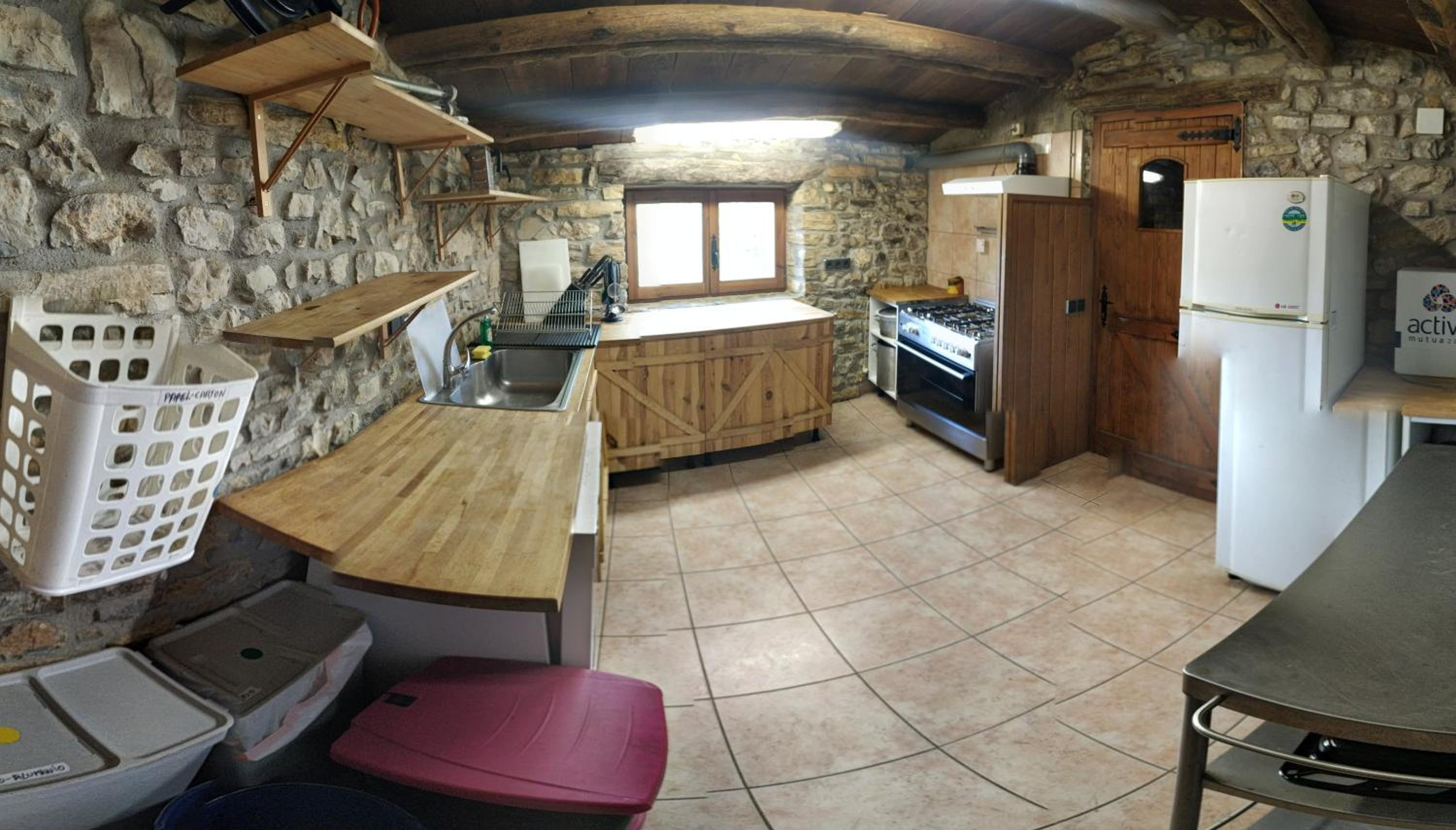 Quadruple Room with Shared Bathroom photo 3
