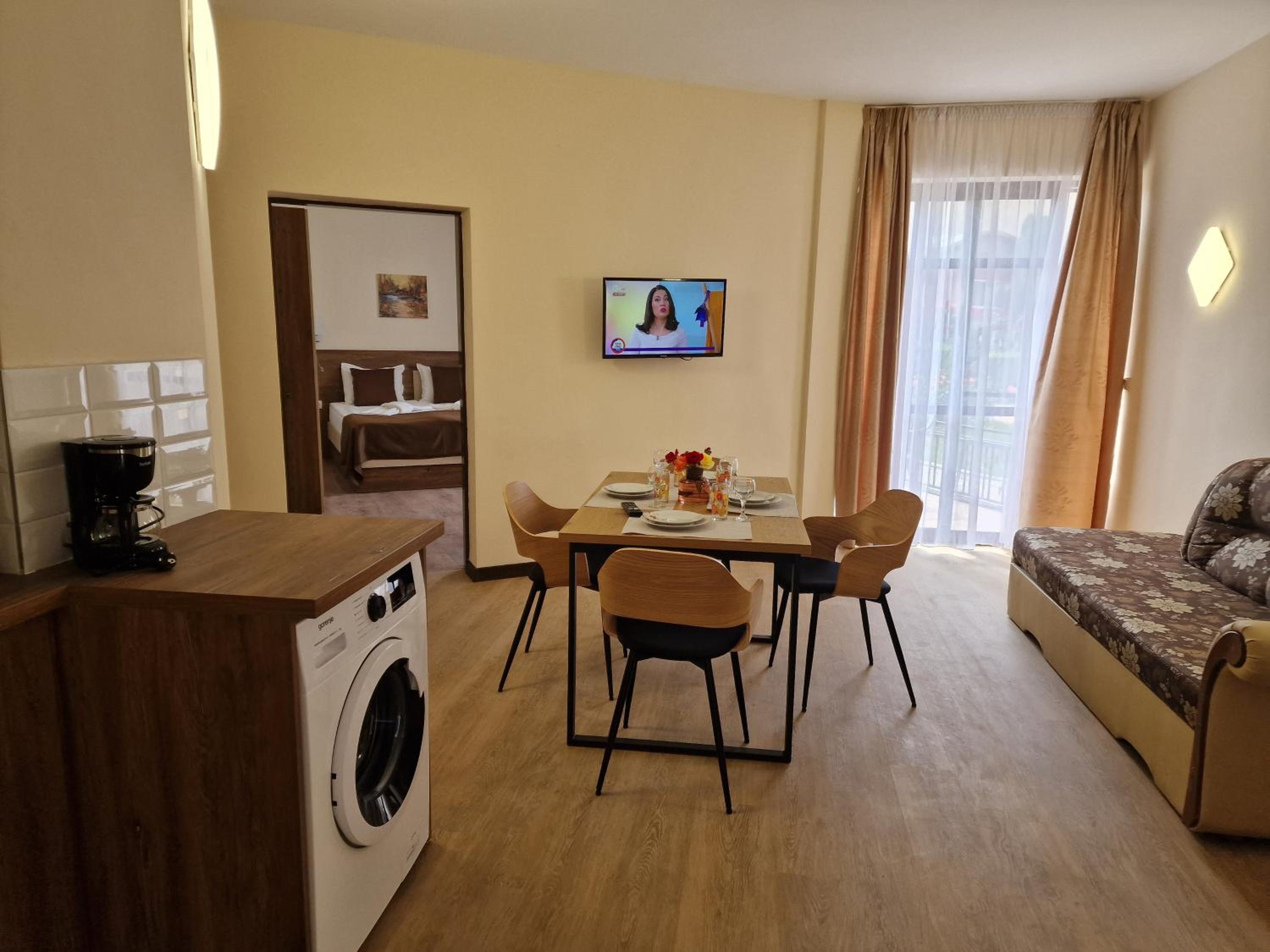 One-Bedroom Apartment - Photo 4