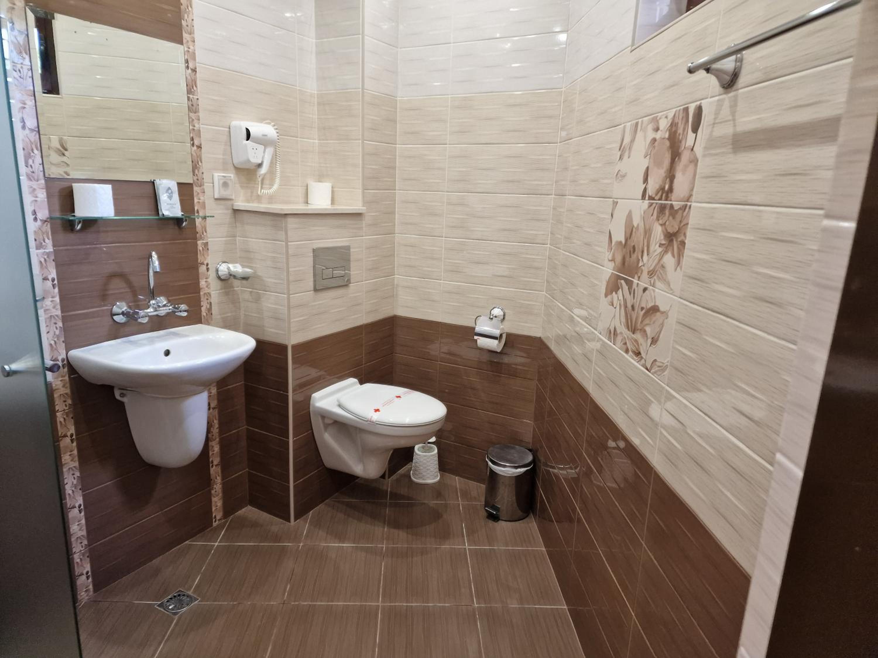 One-Bedroom Apartment - Photo 6