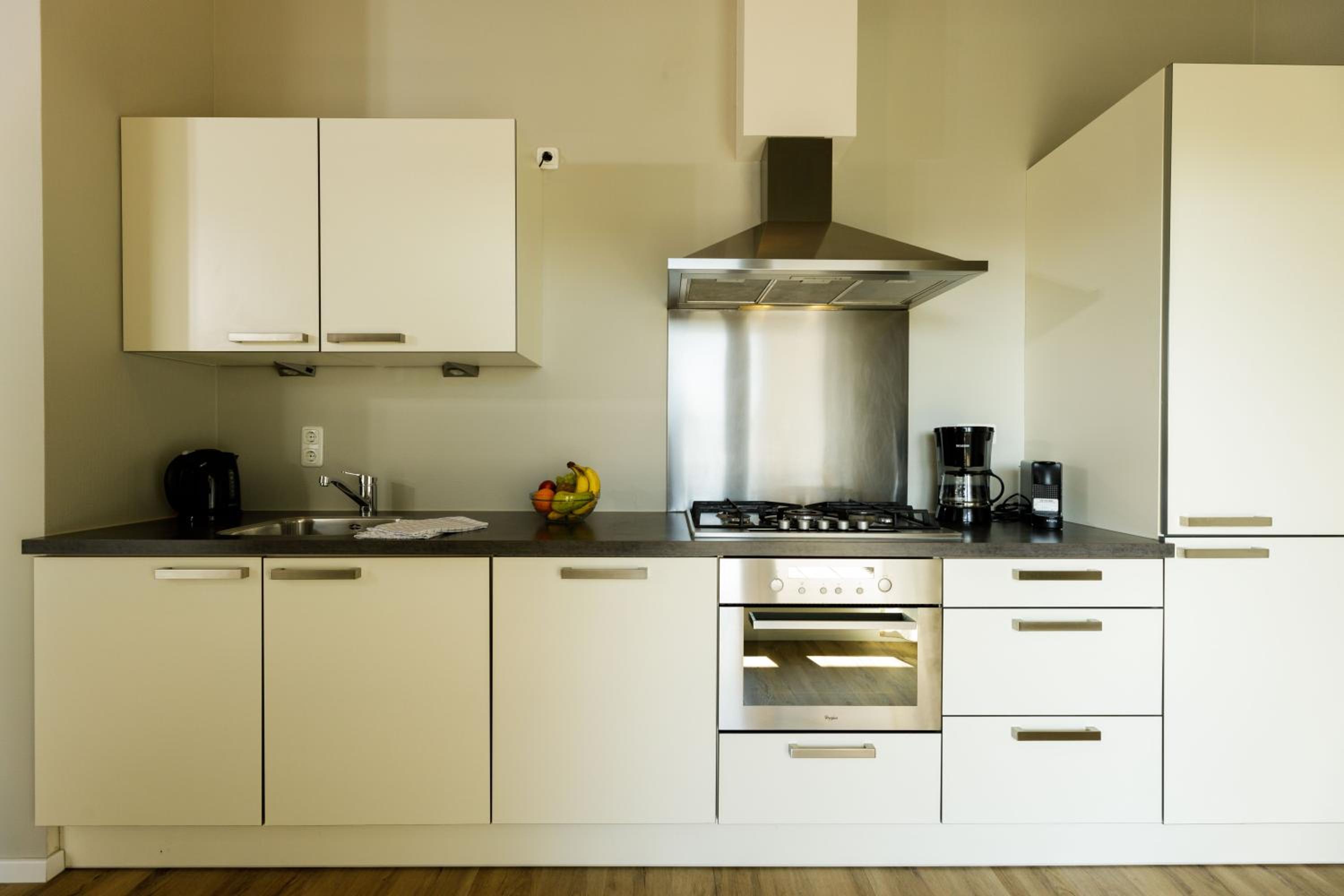Five-Bedroom Apartment - Photo 4