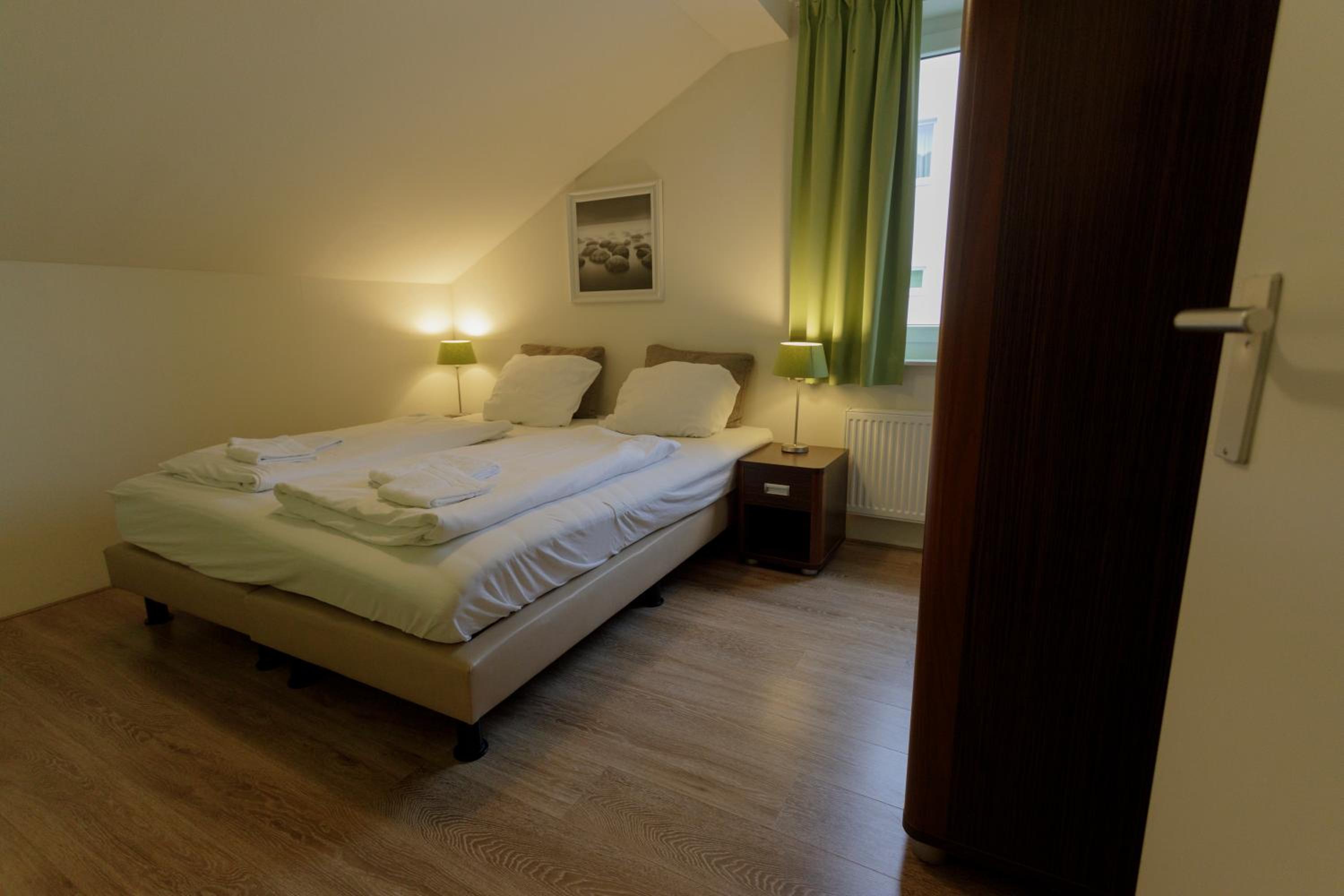 Five-Bedroom Apartment - Photo 5