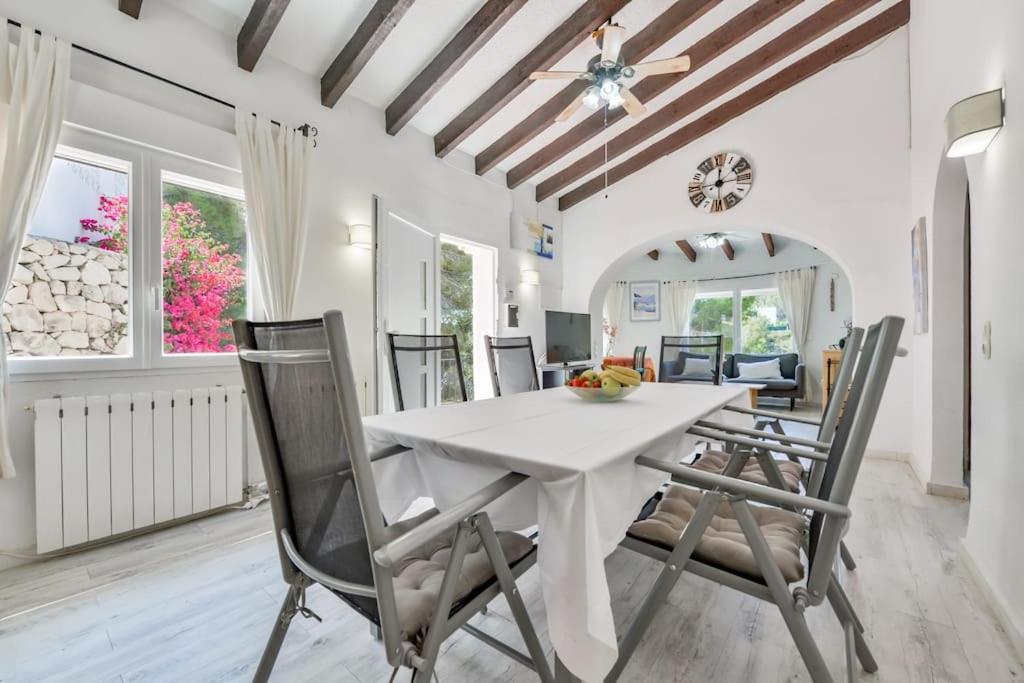 Villa photo 3