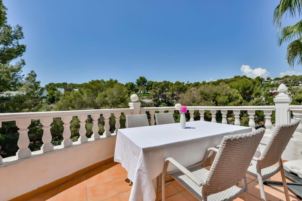 Villa photo 3