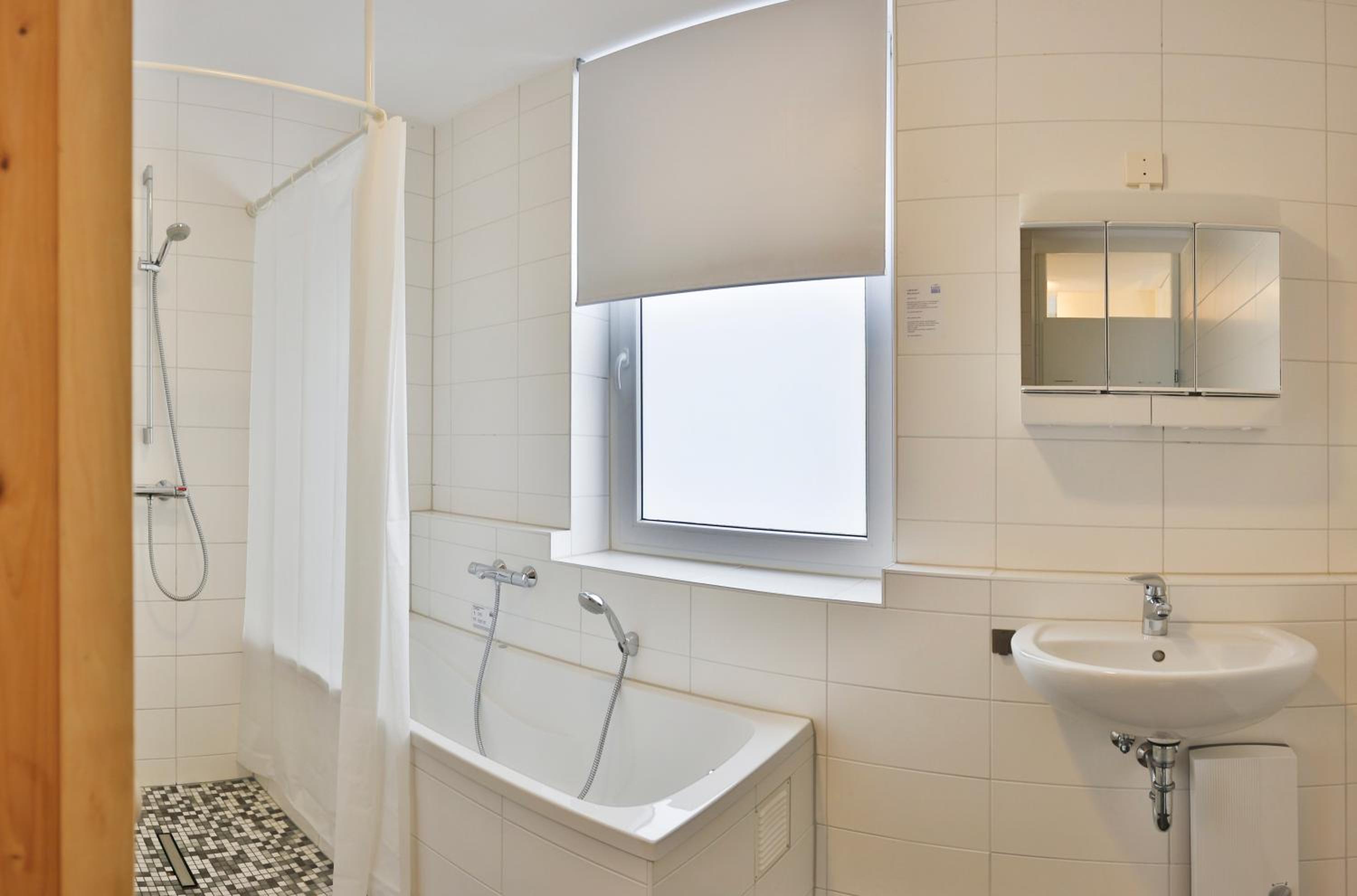 Two-Bedroom Apartment - Photo 2
