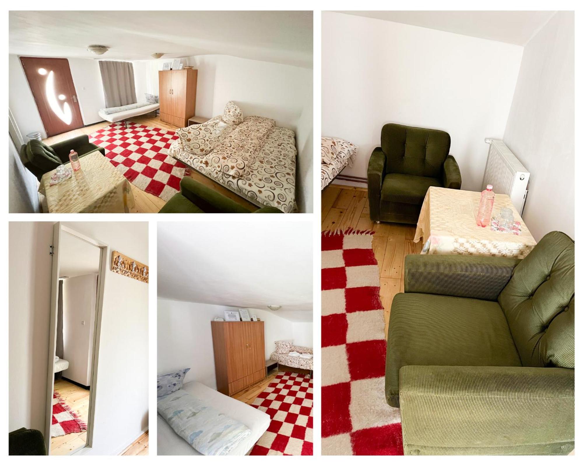 Basic Triple Room with Shared Bathroom